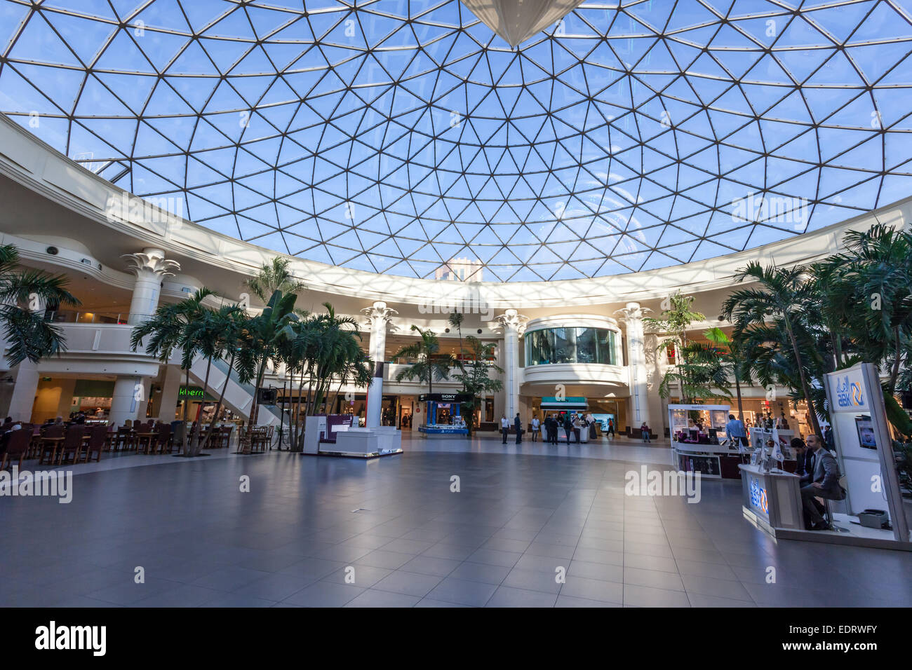 Marina mall kuwait hi-res stock photography and images - Alamy