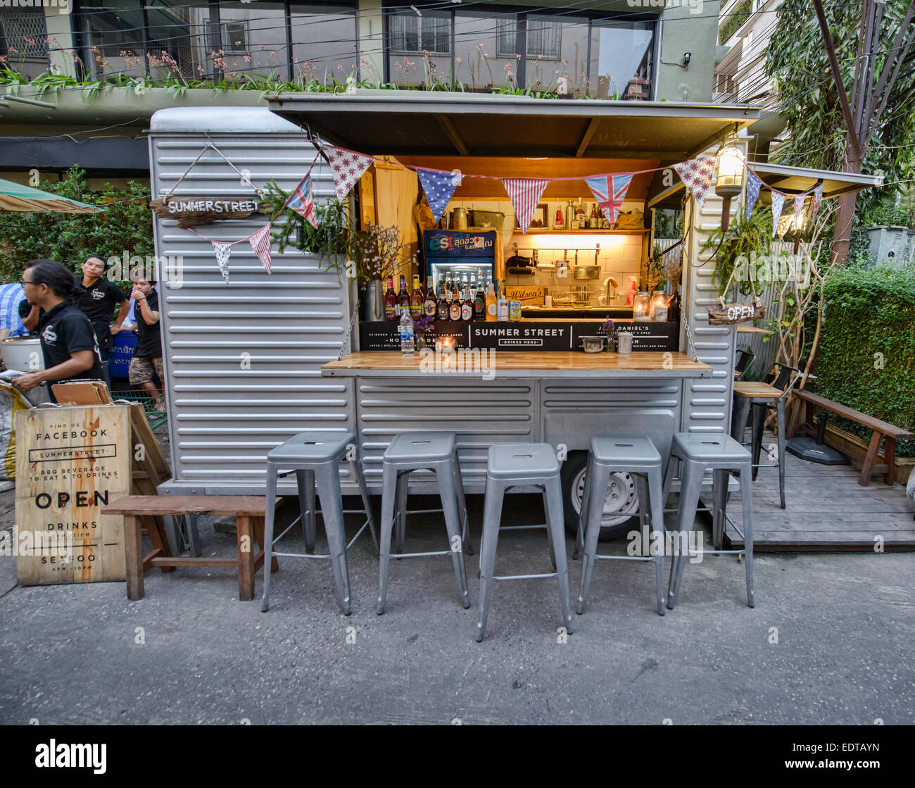 food truck and outdoor dining, Bangkok, Thailand Stock Photo Alamy