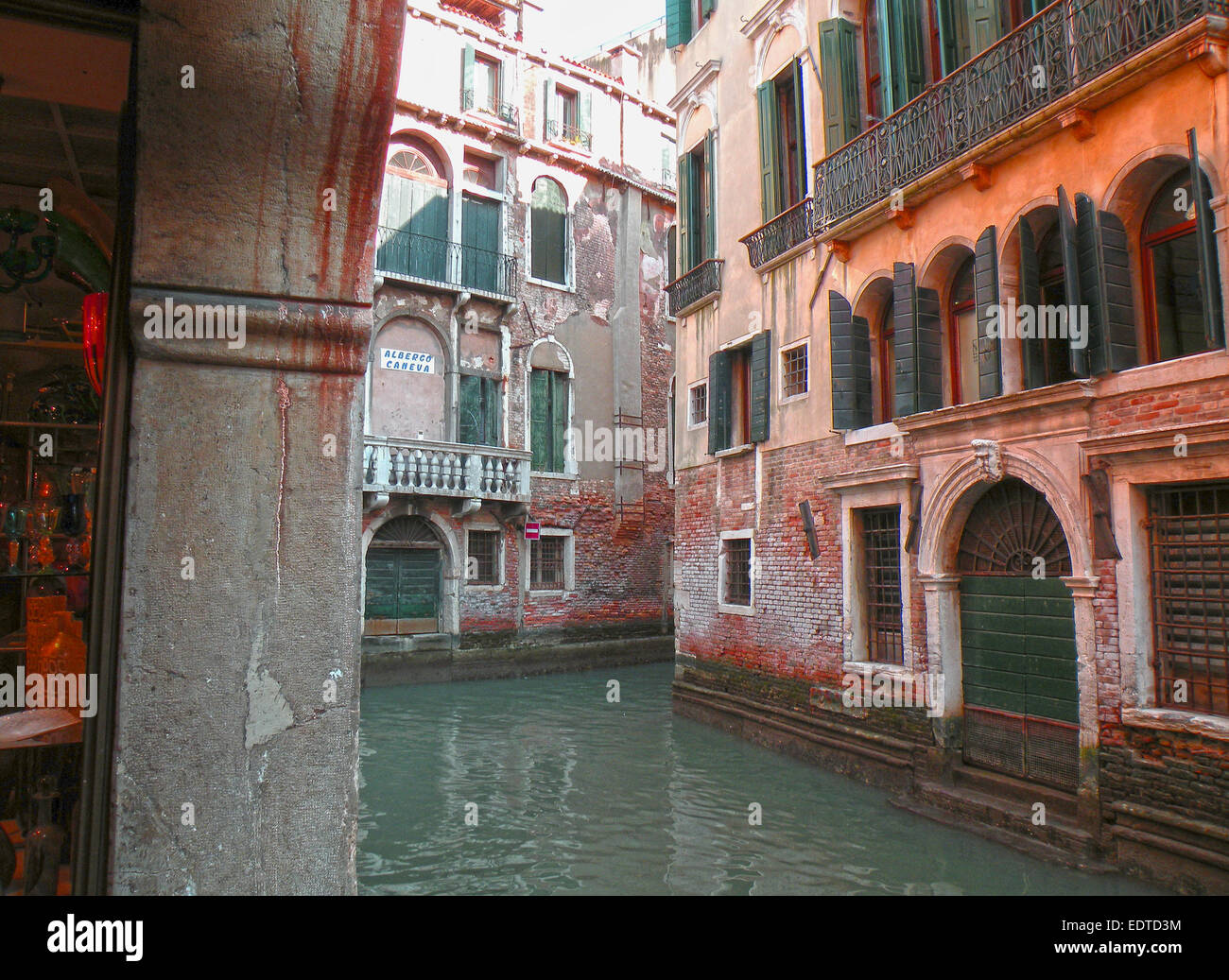 Venice gondola canal hi-res stock photography and images - Alamy