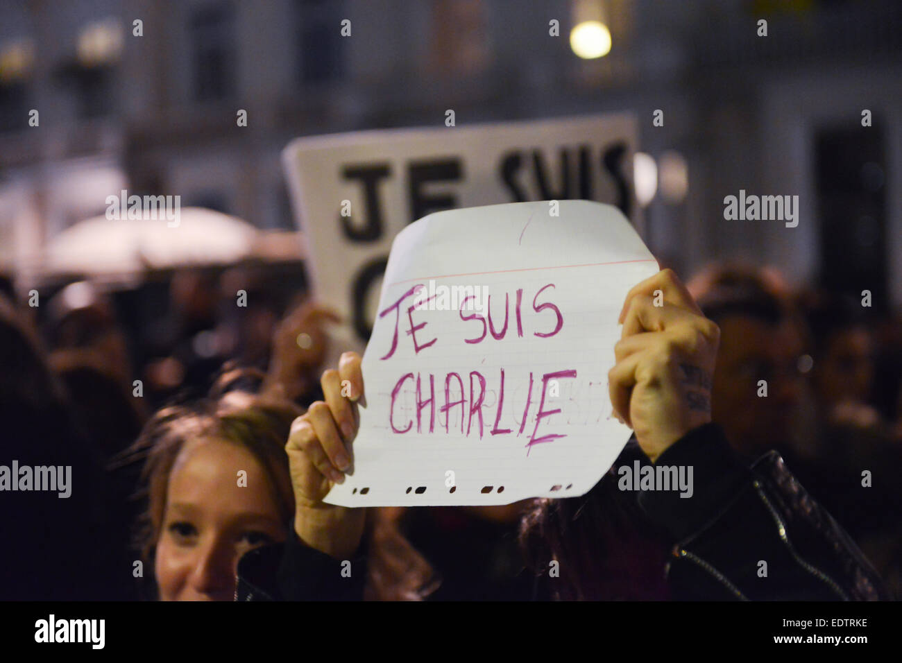 Cine Lumiere, South Kensington, London, UK. 9th January 2015. A vigil for the victims of the Charlie Hebdo massacre is held at the Cine Lumiere in South Kensington, London. Credit:  Matthew Chattle/Alamy Live News Stock Photo