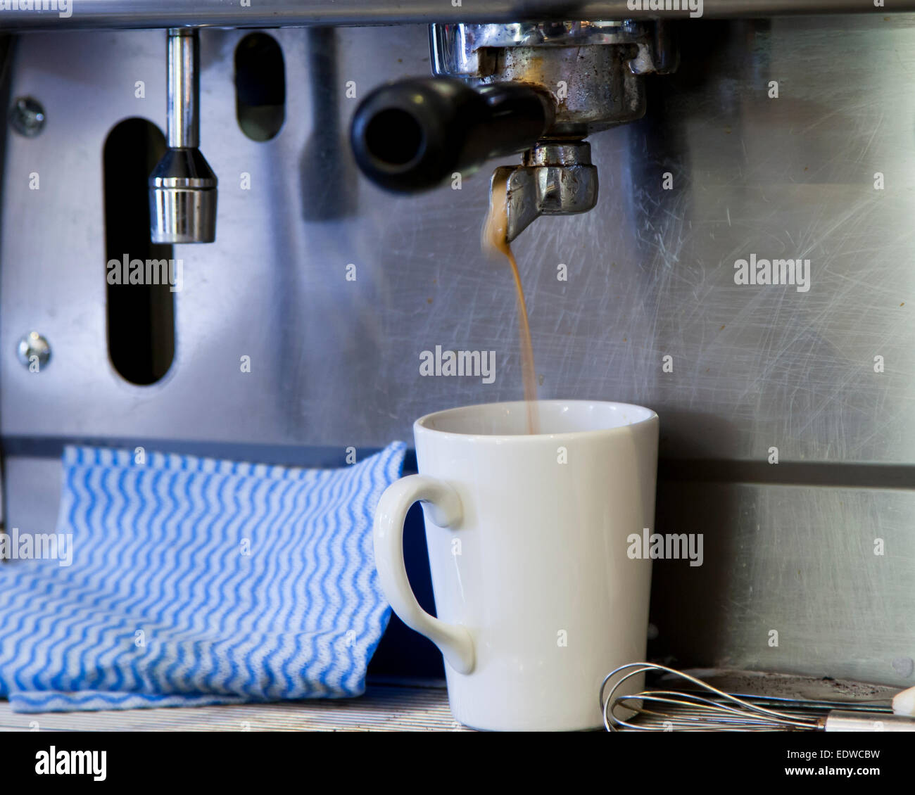 https://c8.alamy.com/comp/EDWCBW/coffee-machine-EDWCBW.jpg