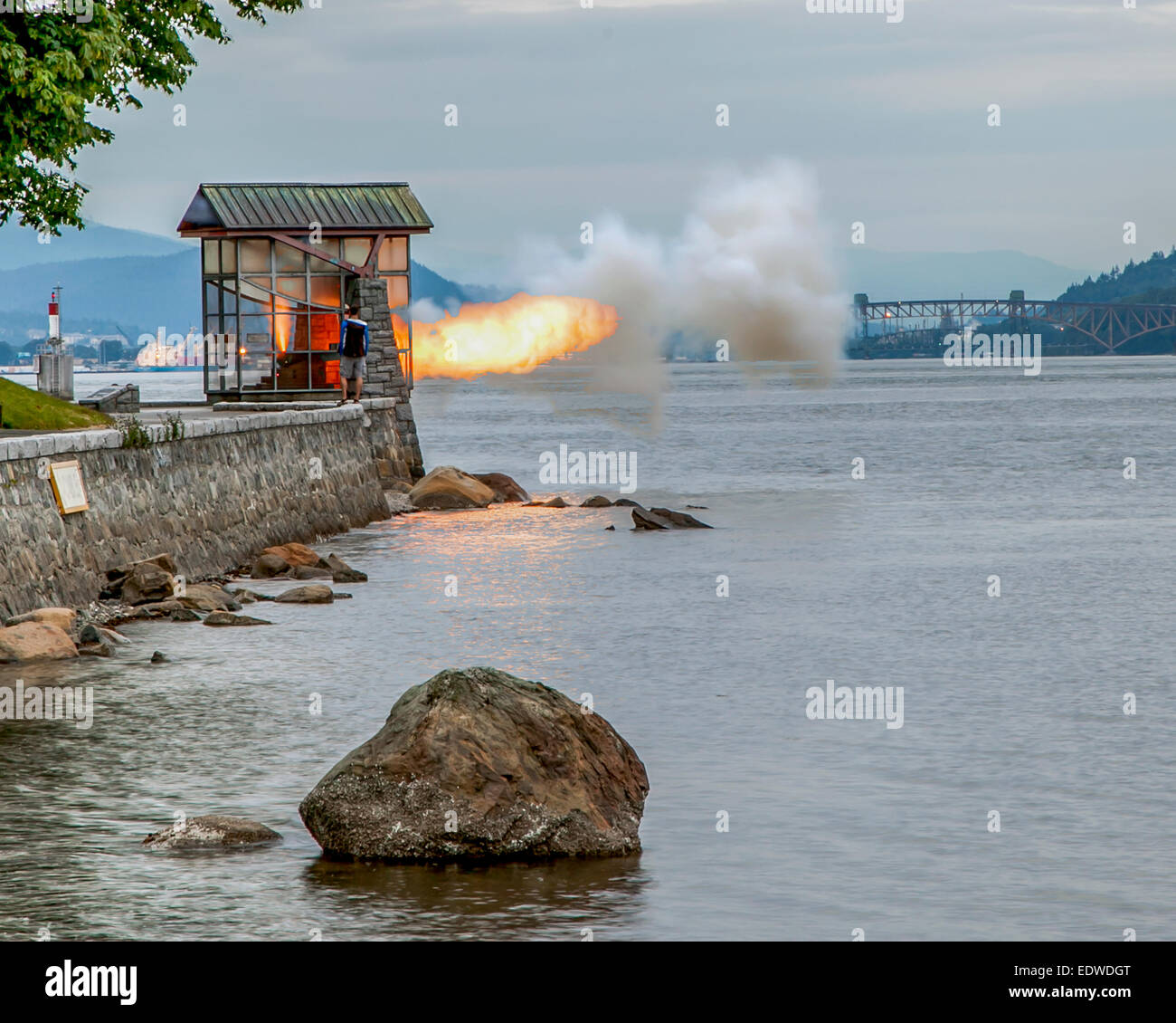 Vancouver 9 O'Clock gun Stock Photo Alamy