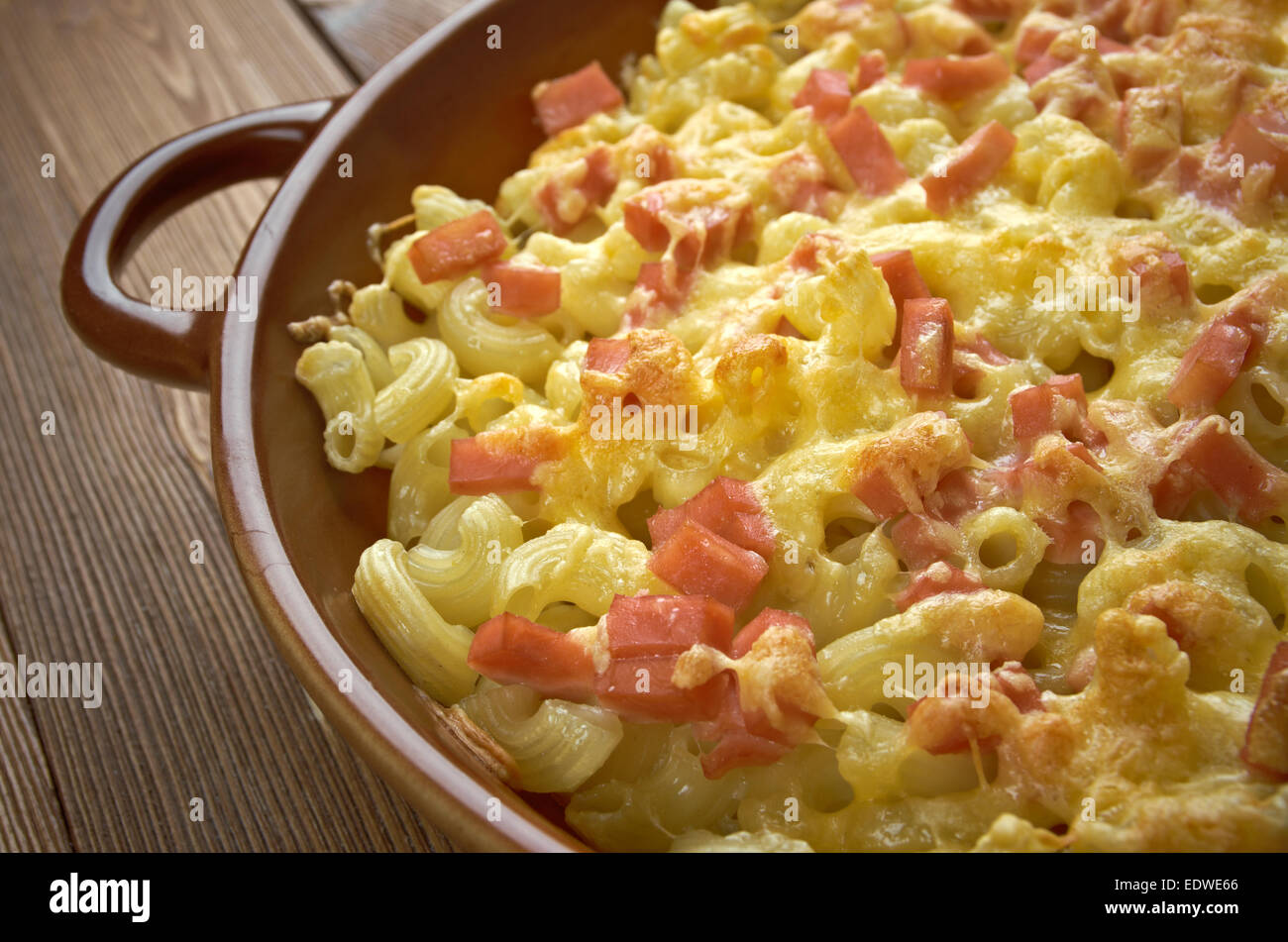 Nudel schinken gratin hi-res stock photography and images - Alamy