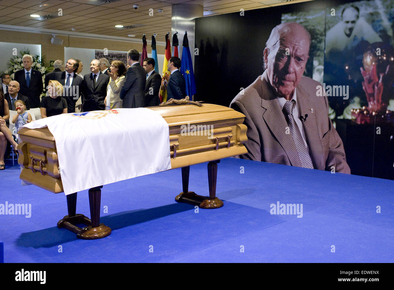 The coffin of Real Madrid's Argentine legend Alfredo di Stefano, during