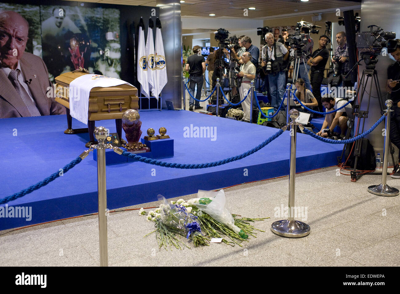The coffin of Real Madrid's Argentine legend Alfredo di Stefano, during