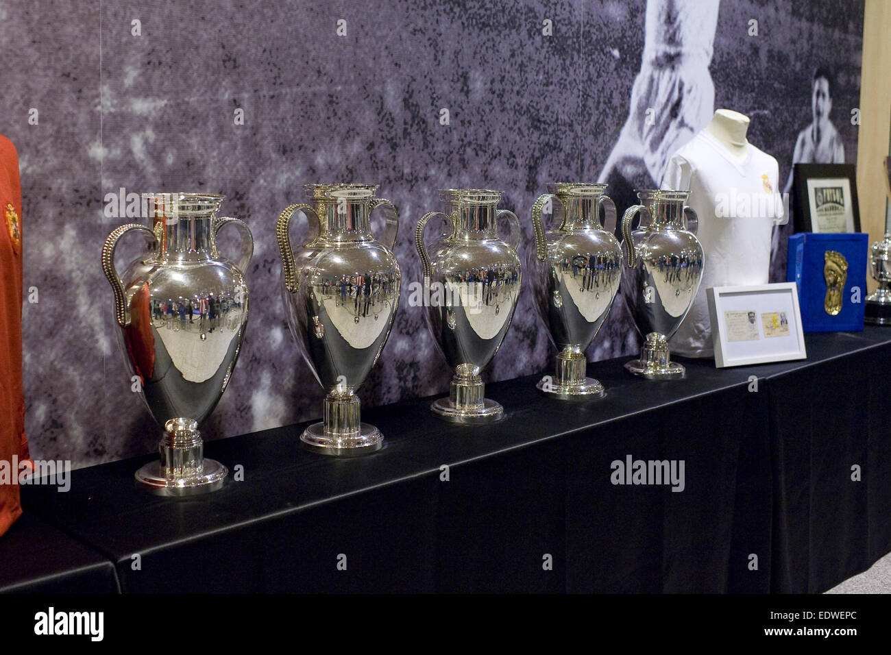 The coffin of Real Madrid's Argentine legend Alfredo di Stefano, during