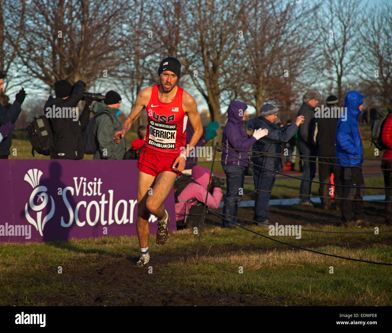 Edinburgh Holyrood Park, Scotland UK 10 January 2015. Action shots from Great Edinburgh Cross Country races. Winner Great Edinburgh XCountry Senior Men's 8km race was Chris Derrick USA. Stock Photo