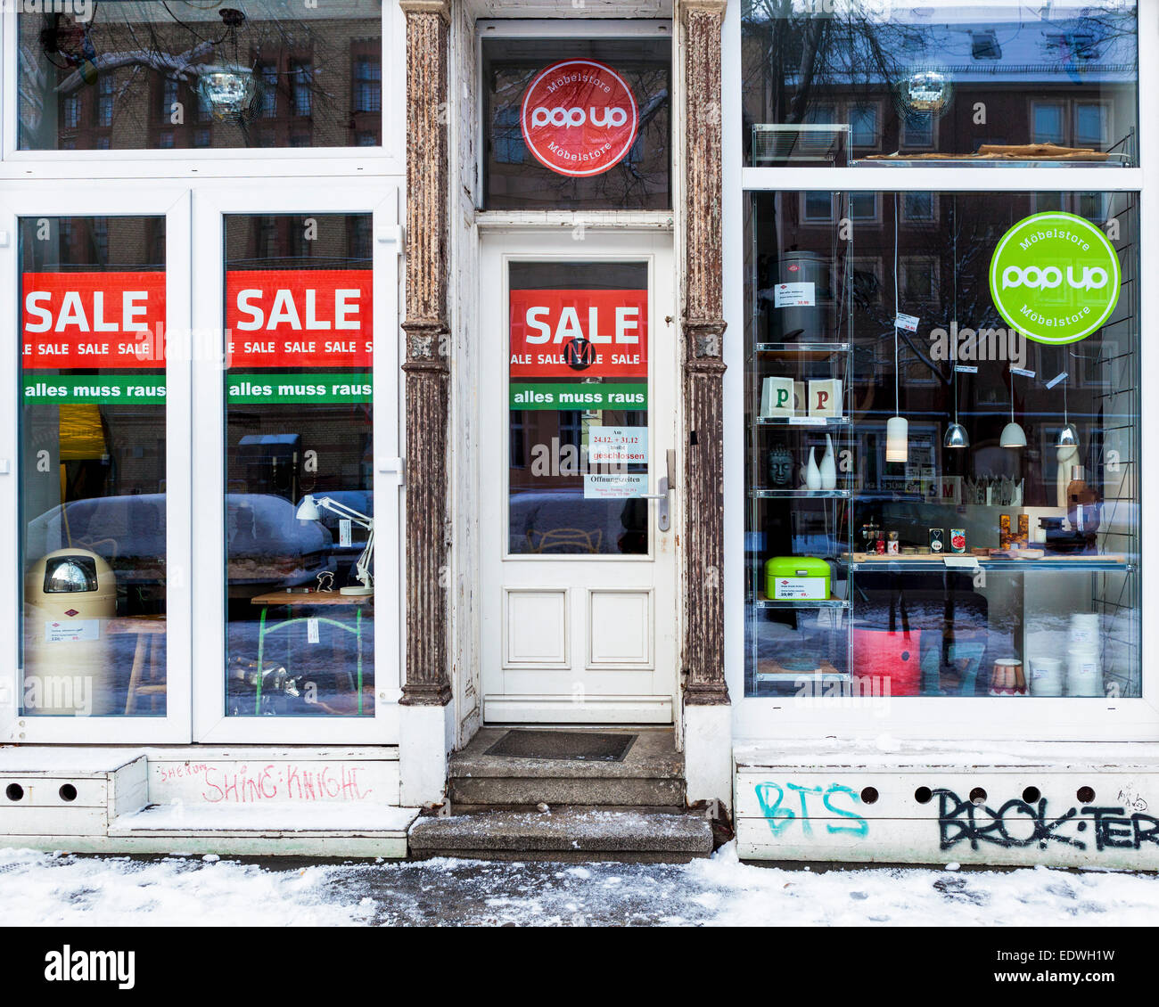Pop up store hi-res stock photography and images - Alamy