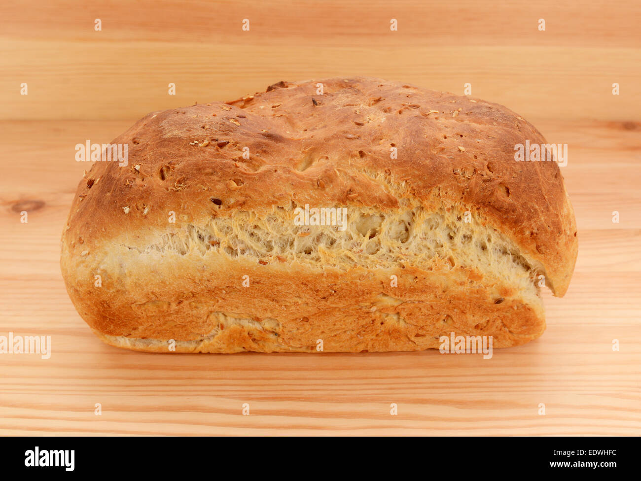 Почему у хлеба корочка. Корка хлеба. Хлеб с разрывами. Верхняя корочка хлеба. Отрыв верхней корки хлеба.