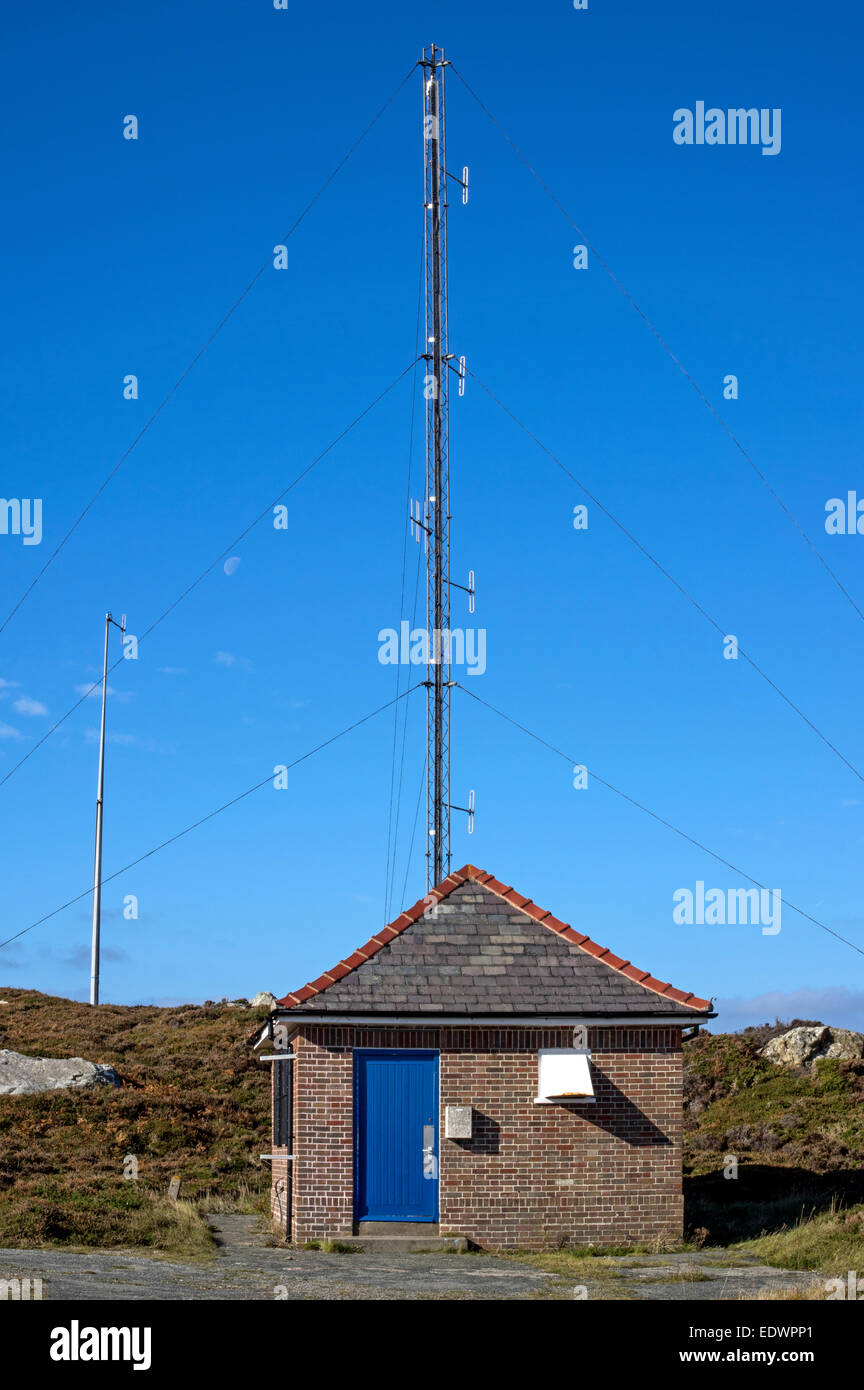 A radio mast on the North Anglesey Coast Stock Photo Alamy