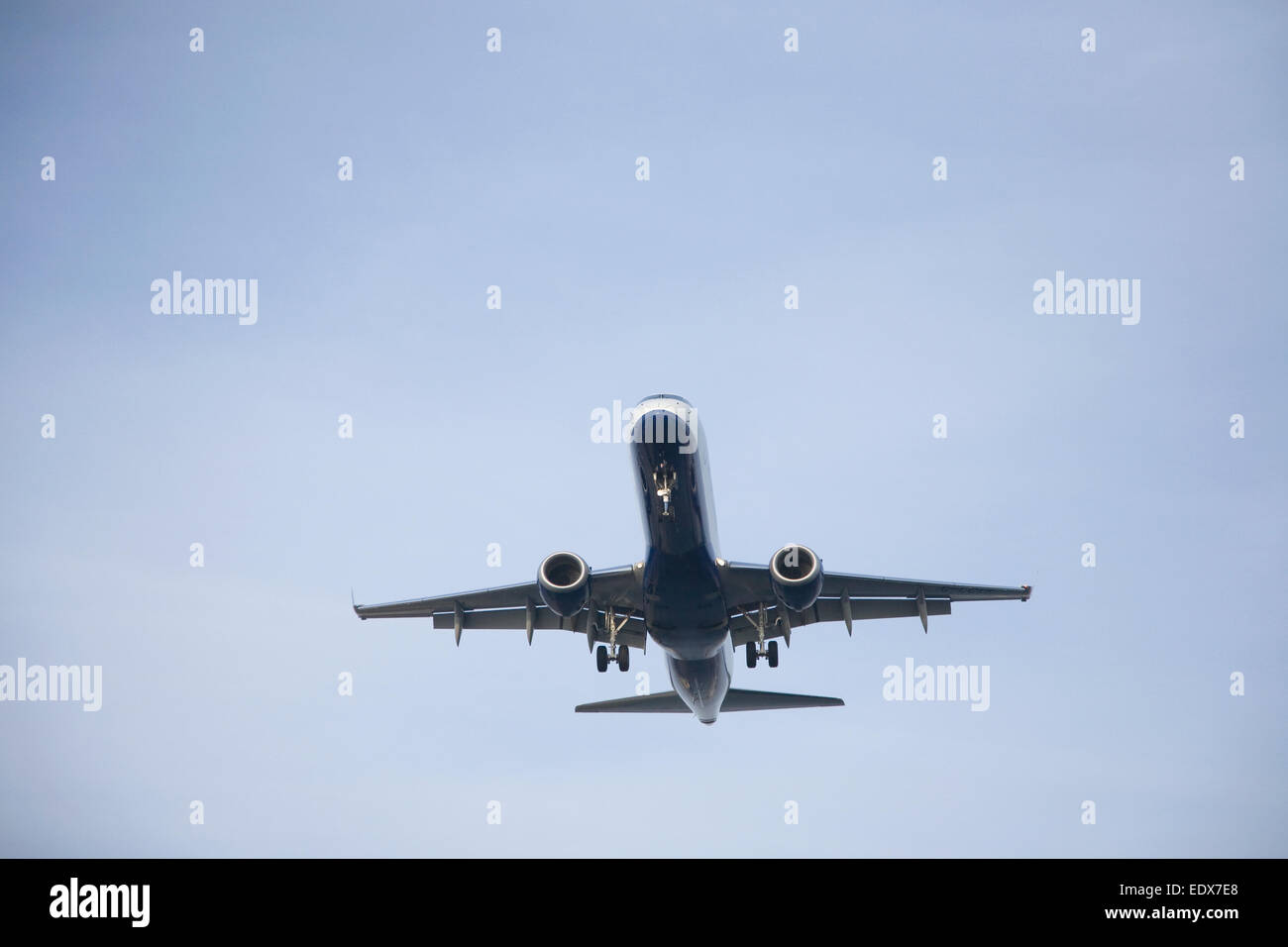 Passenger jet plane in the sky hi-res stock photography and images - Alamy