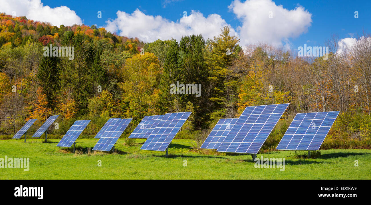 Solar panels field hi-res stock photography and images - Alamy
