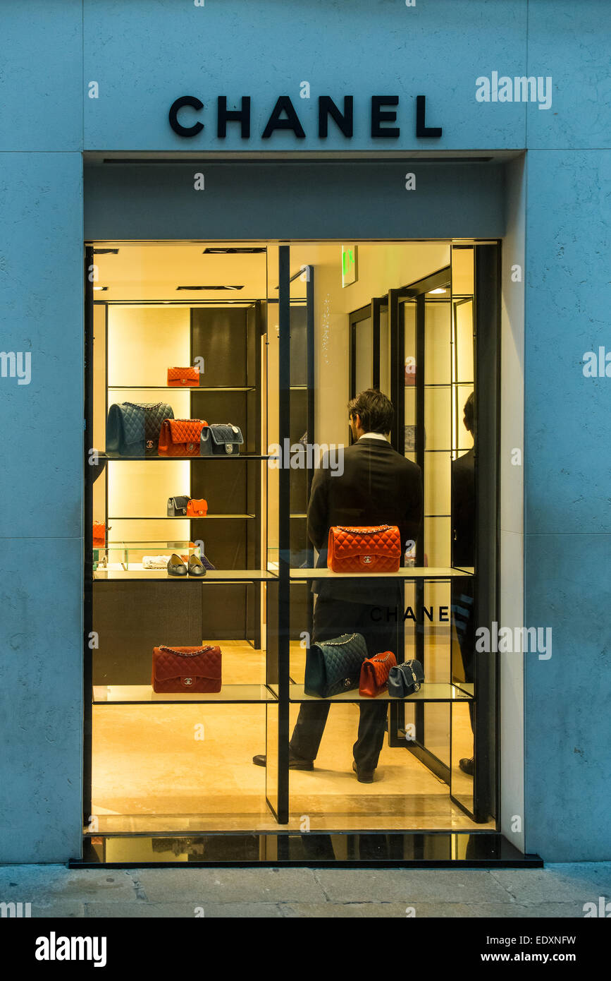 Siam paragon chanel hi-res stock photography and images - Alamy