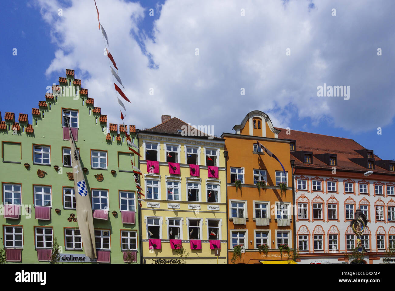 Bunte Fassaden an den Häusern in der Altstadt von Landshut, Bayern, Deutschland, Europa, Colorful facades of buildings in the Ol Stock Photo