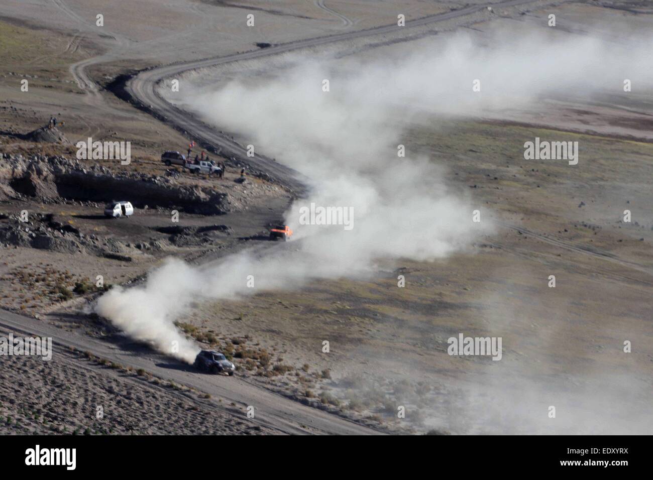 Uyuni, Bolivia. 11th Jan, 2015. Participants compete during the eighth stage of the Rally Dakar 2015 in the Salar de Uyuni, in Uyuni, Bolivia, on Jan. 11, 2015. Credit:  Jose Lirauze/ABI/Xinhua/Alamy Live News Stock Photo