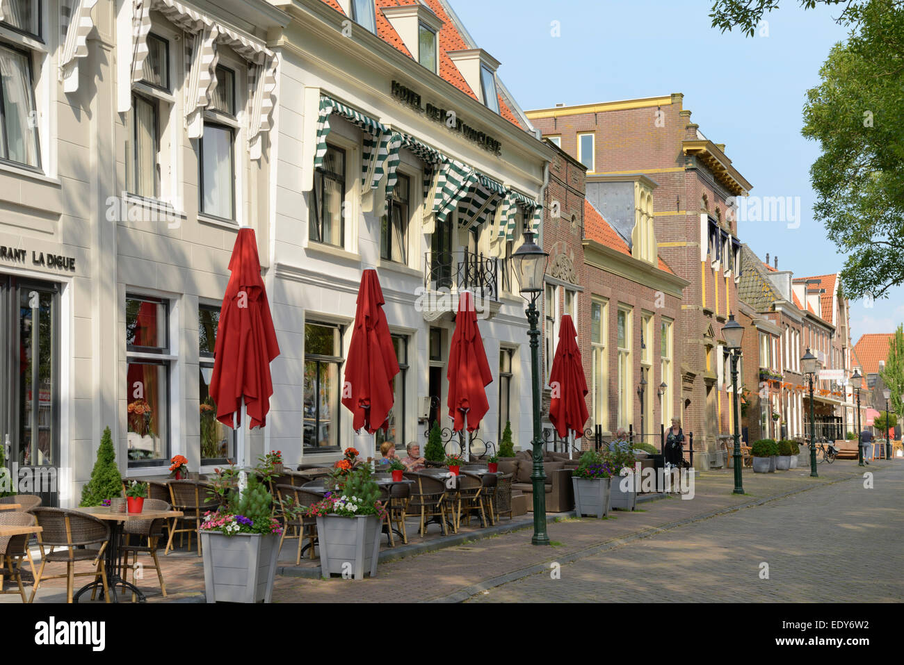 Alfresco cafe hi-res stock photography and images - Alamy