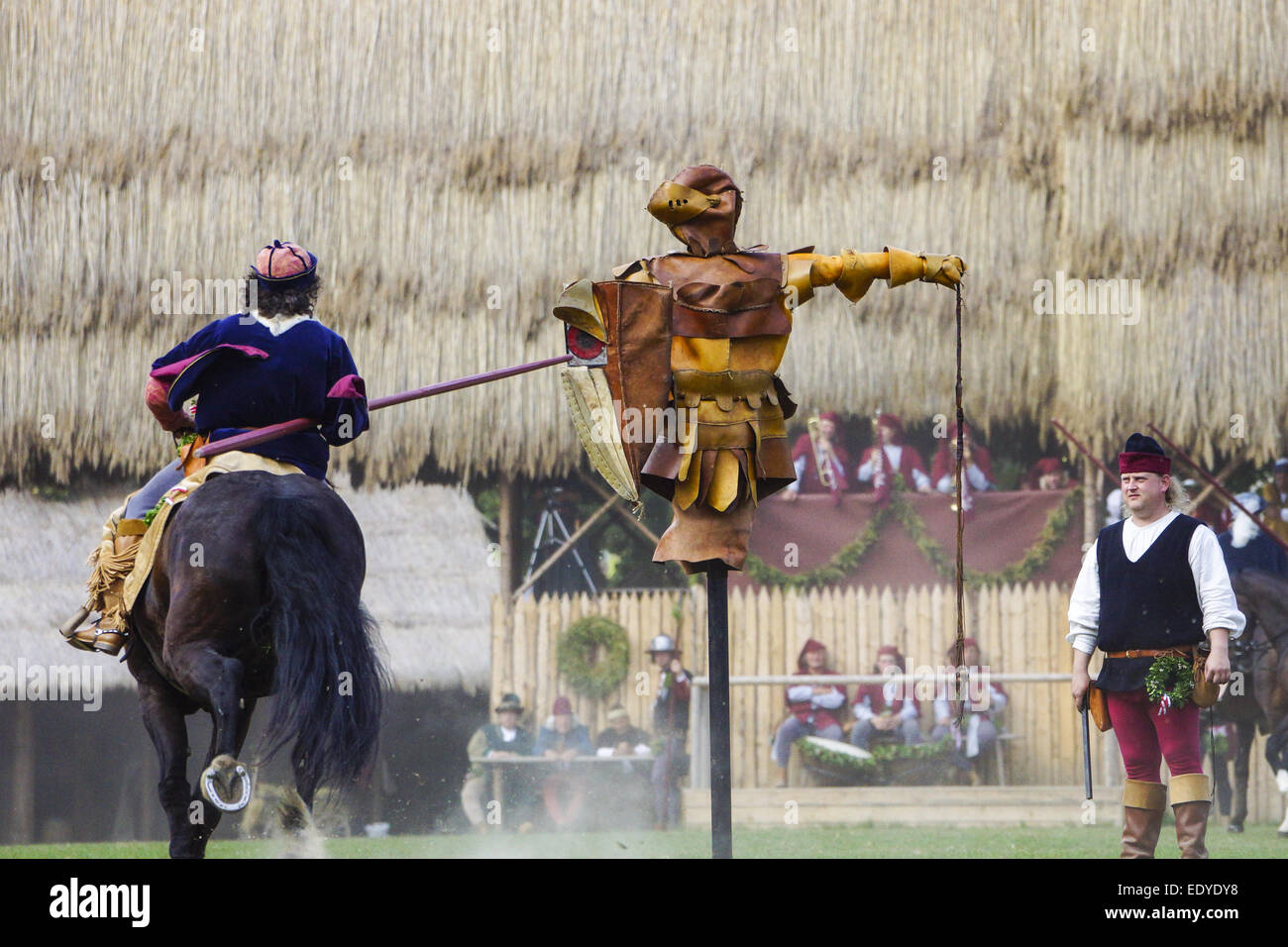 Mittelalterliche ritter hi-res stock photography and images - Alamy