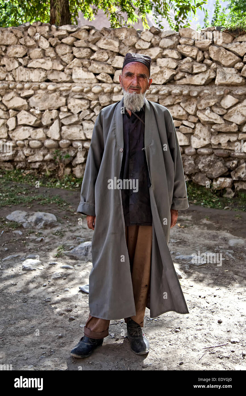 Tajik man, Pamir Highway, M41, on the border to Afghanistan, Gorno-Badakhshan Autonomous Province, Tajikistan Stock Photo