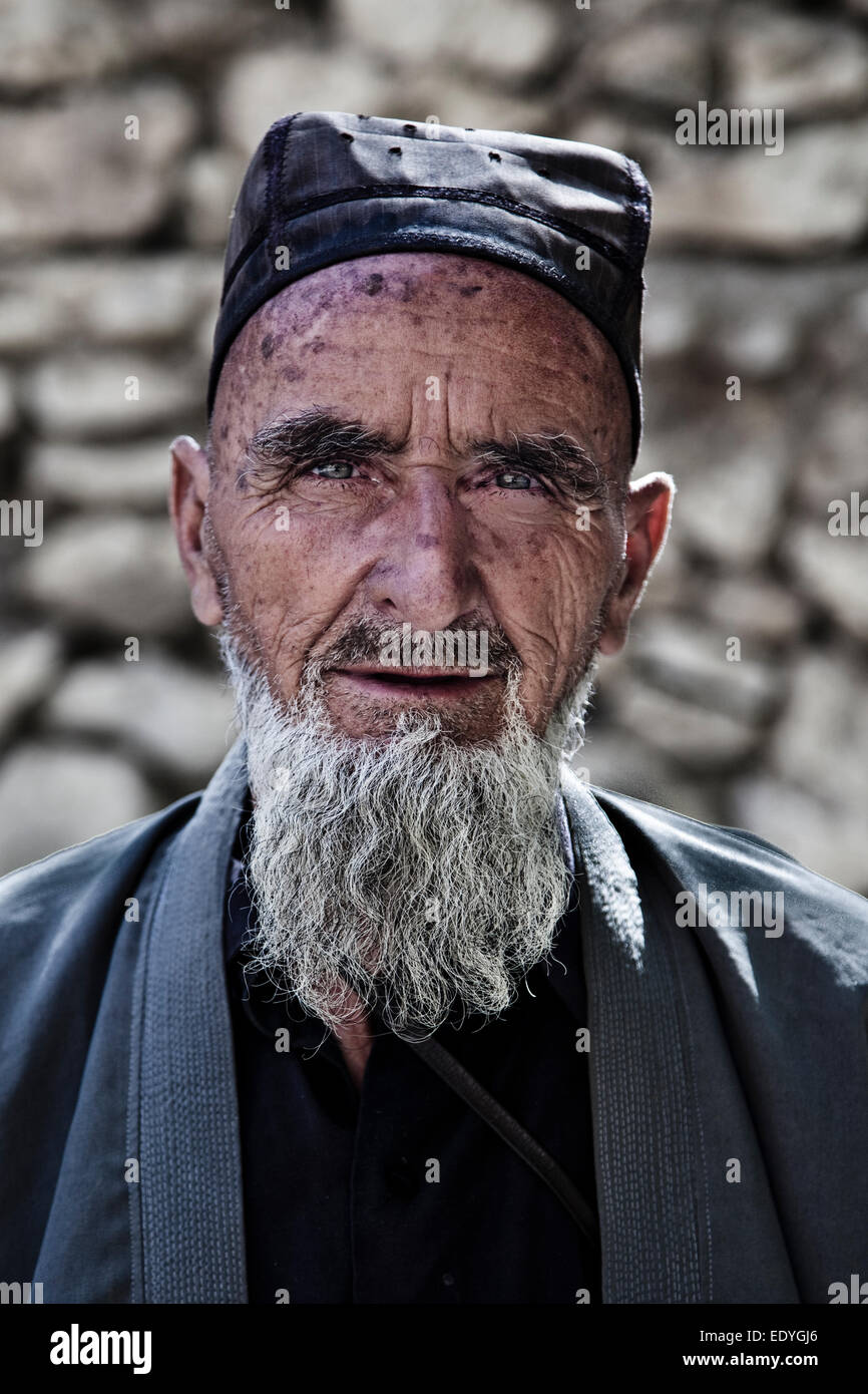 Tajik man, portrait, Pamir Highway, M41, on the border to Afghanistan, Gorno-Badakhshan Autonomous Province, Tajikistan Stock Photo