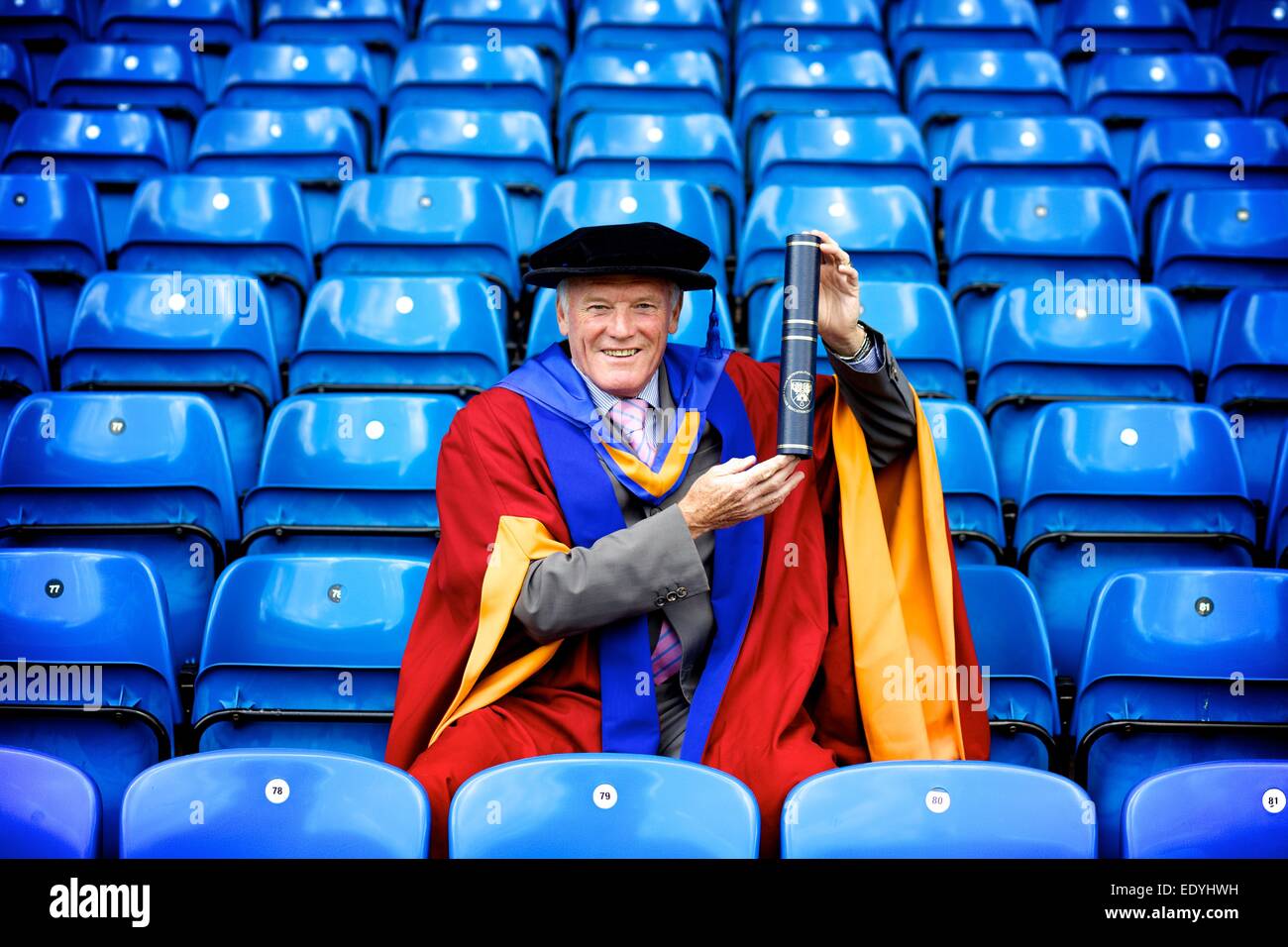Eddie Gray with his honorary doctorate from Leeds Beckett University Stock Photo