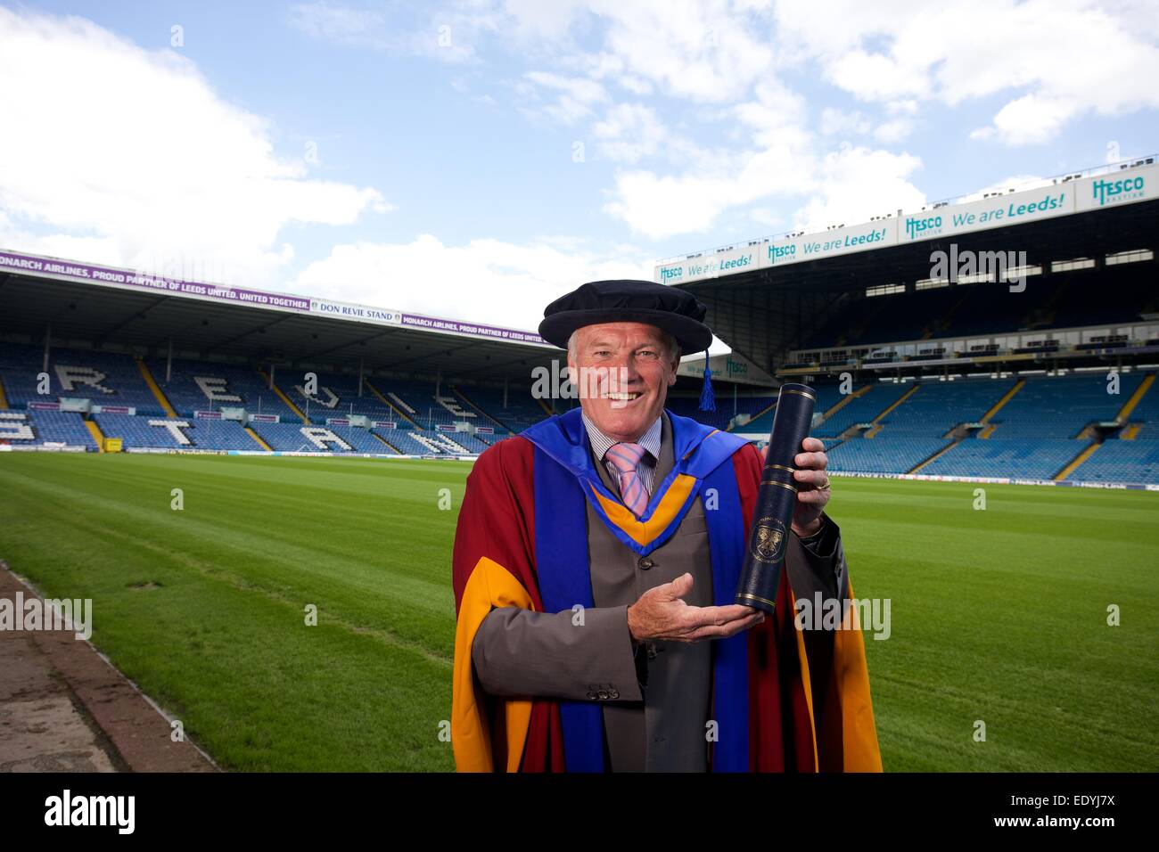 Eddie Gray with his honorary doctorate from Leeds Beckett University Stock Photo