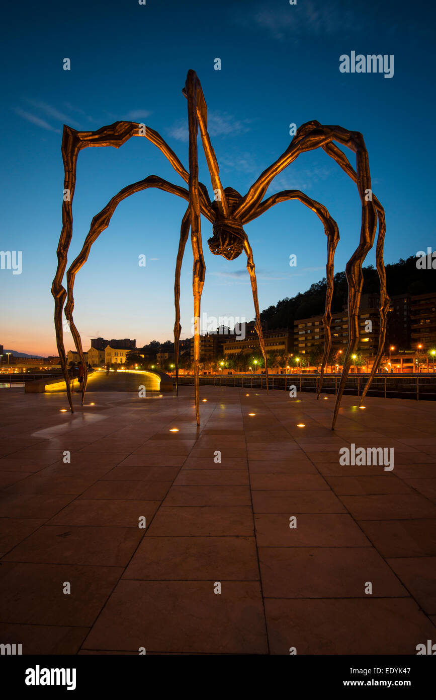 Spider sculpture Maman by Louise Bourgeois, in front of the Guggenheim Museum Bilbao, Bilbao, Basque Country, Biscay Province Stock Photo