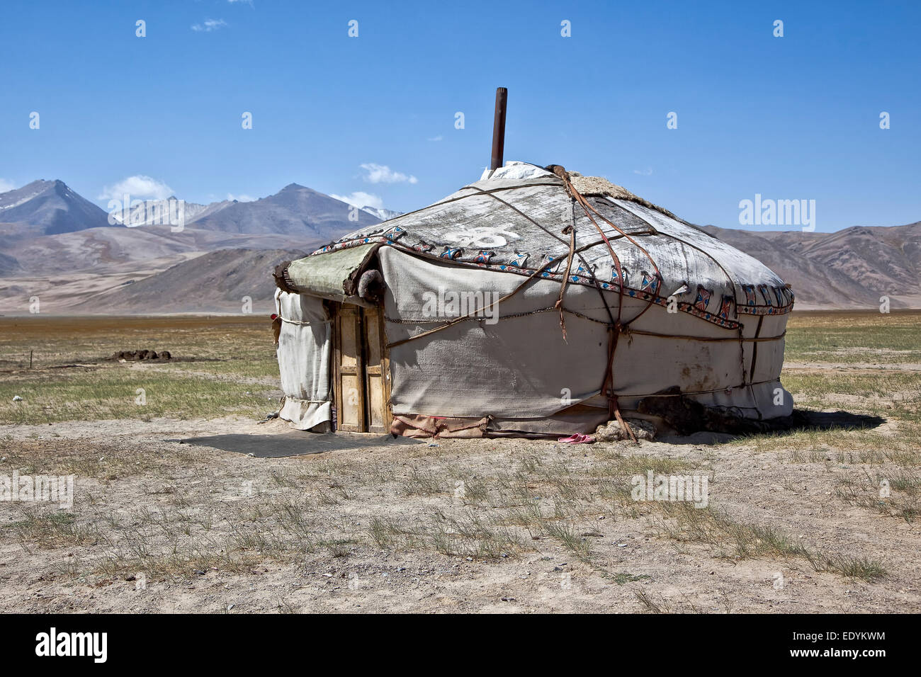 Yurt on the Pamir Highway M41, Gorno-Badakhshan Autonomous Province, Tajikistan Stock Photo