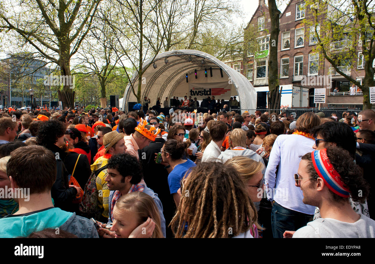 Amsterdam queens day Netherlands street party. credit: LEE RAMSDEN / ALAMY Stock Photo