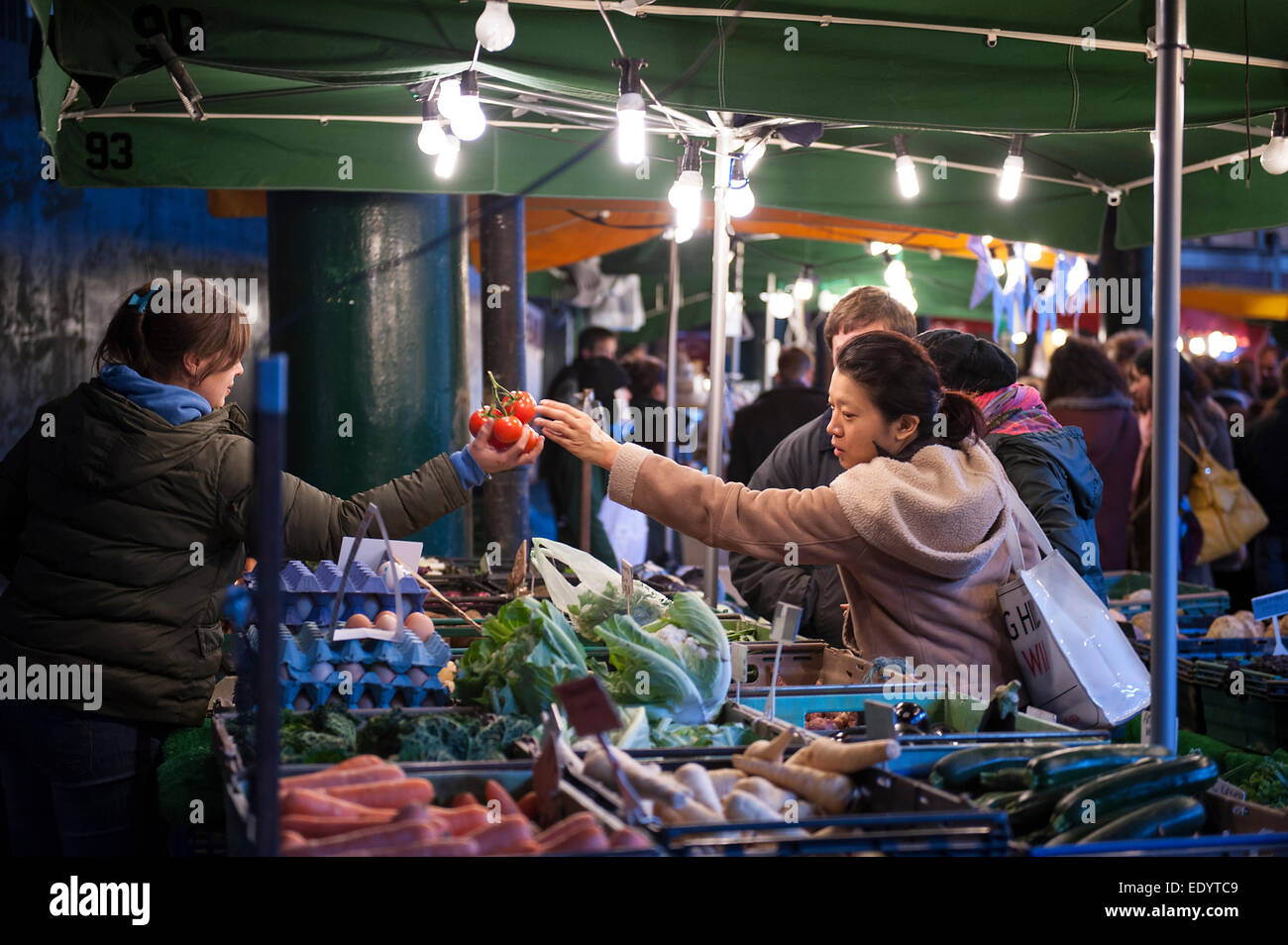 borough market london. credit: LEE RAMSDEN / ALAMY Stock Photo