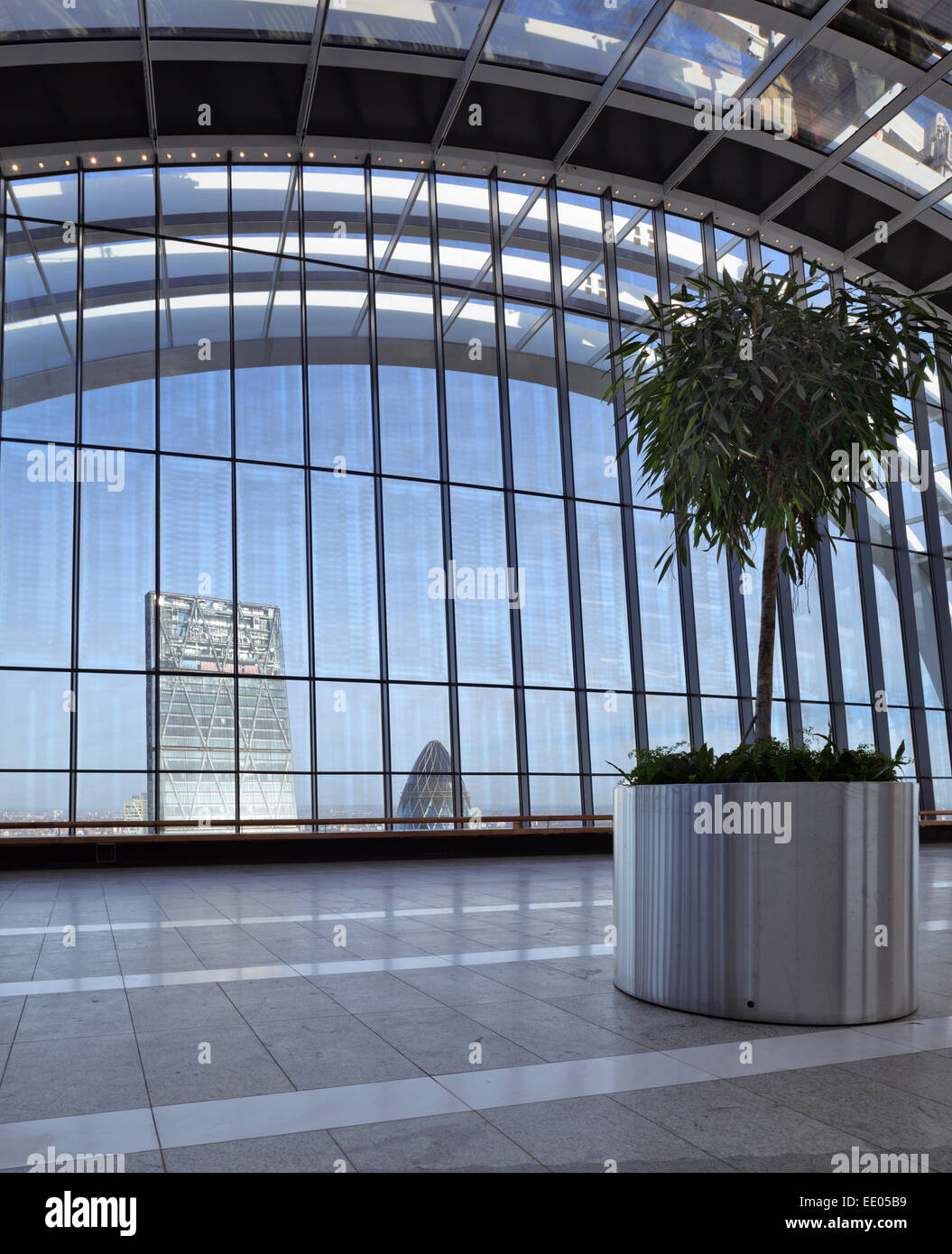 London, UK. 11th January, 2015. Sky garden at top of 20 Fenchurch street aka 'Walkie Talkie' Building opens for the public on 12th January 2015, London, UK Credit:  David Bleeker Photography.com/Alamy Live News Stock Photo