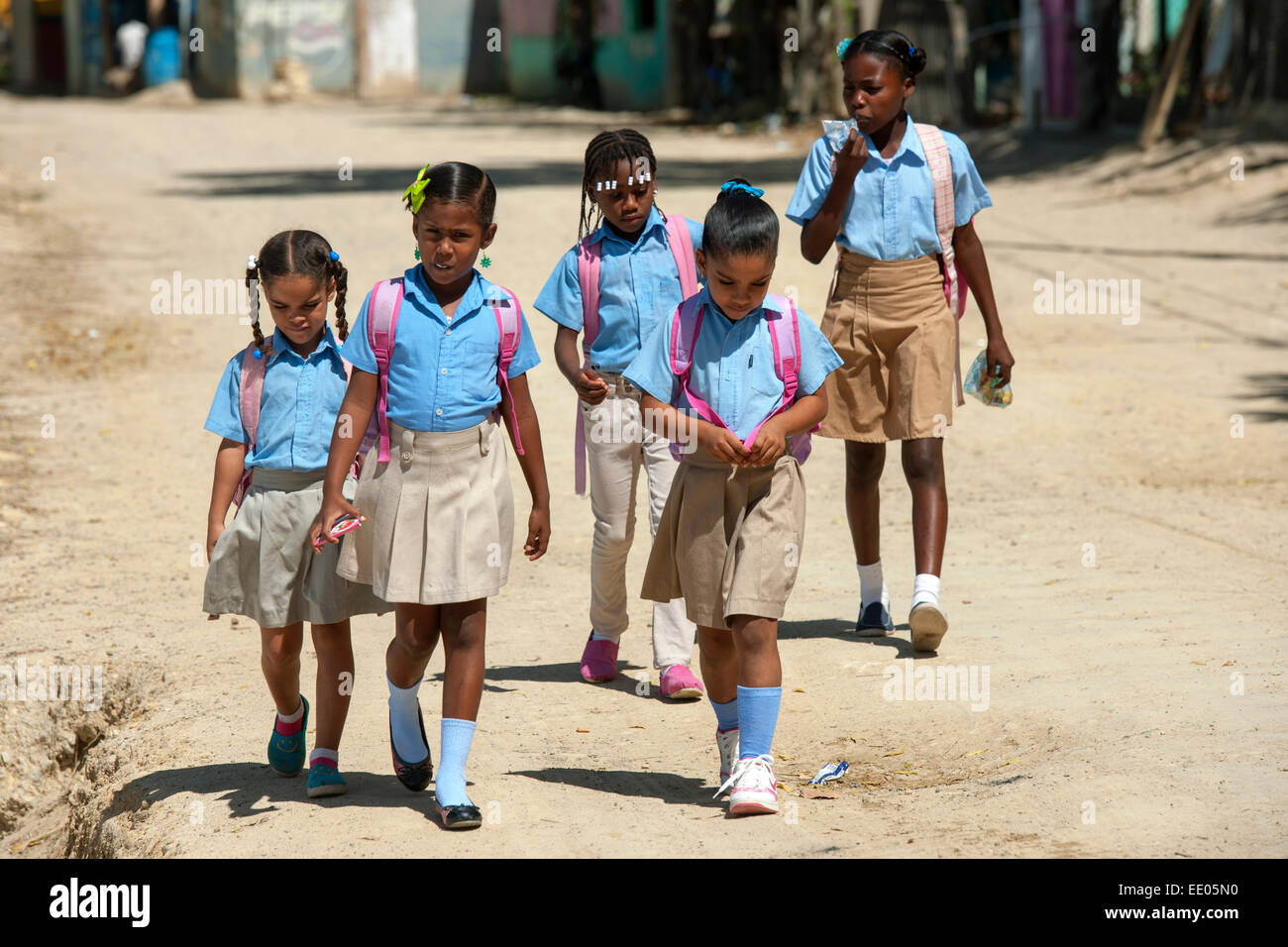 Dominikanische Republik, Nordküste, Monte Christi, Punta Rusia (Punta Rucia), Schulkinder in Schuluniform Stock Photo