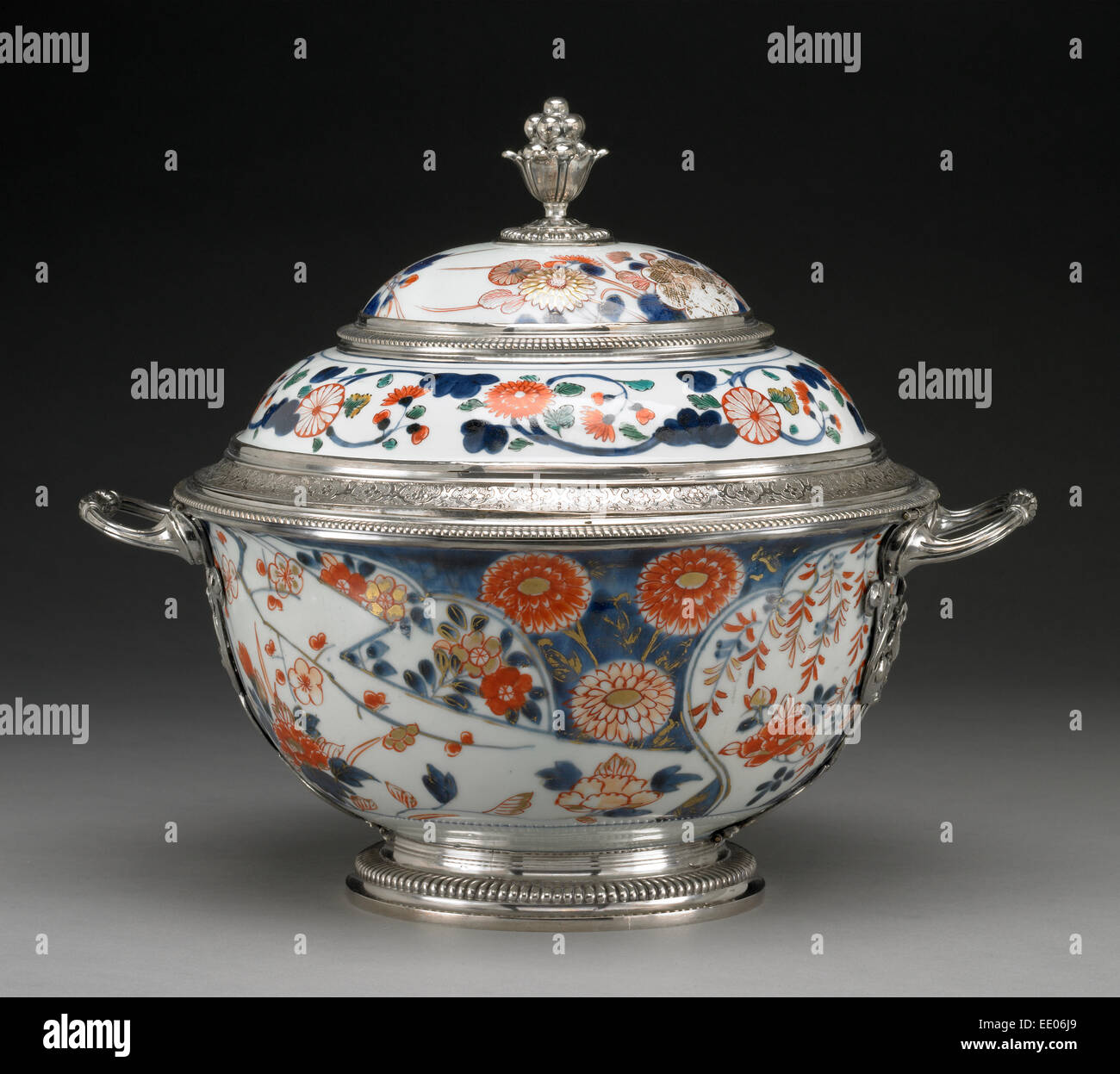 Lidded Bowl; Unknown; Imari, Japan, Asia; porcelain about 1700; mounts about 1717 - 1722; Hard-paste porcelain underglaze blue Stock Photo