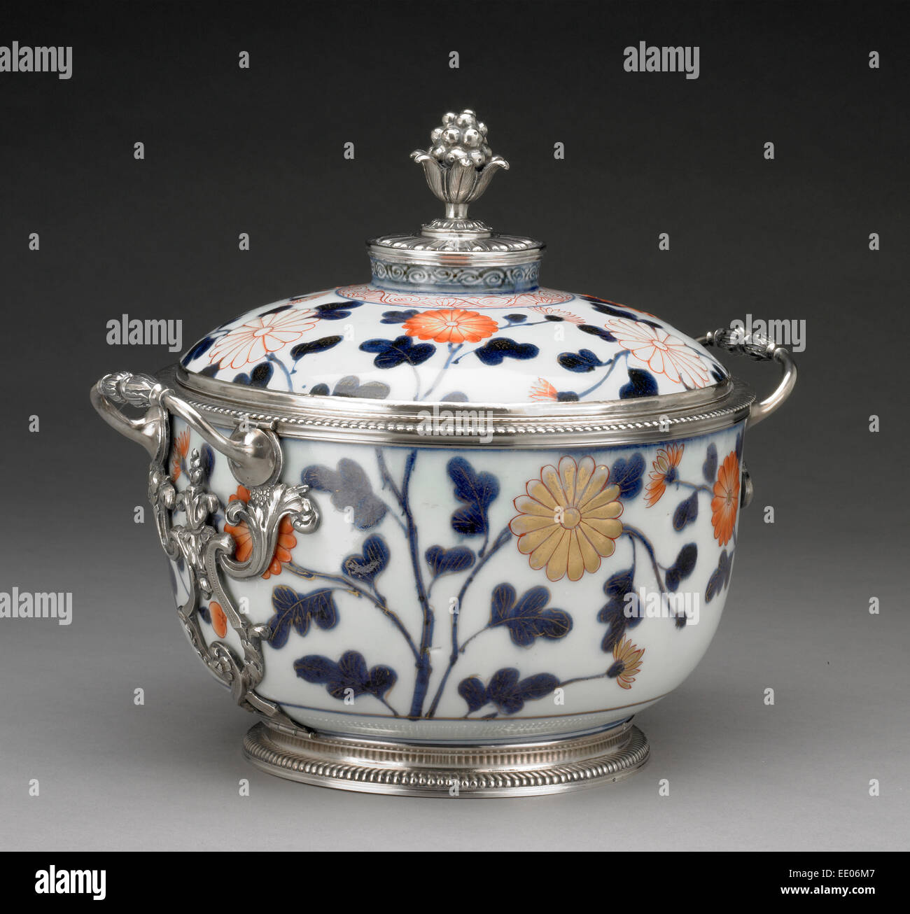 Lidded Bowl; Unknown; Imari, Japan, Asia; porcelain about 1680; mounts about 1717 - 1727; Hard-paste porcelain Stock Photo