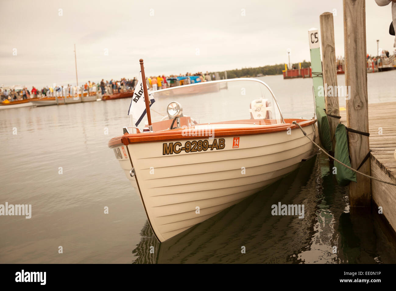 Tied to pier hi-res stock photography and images - Alamy