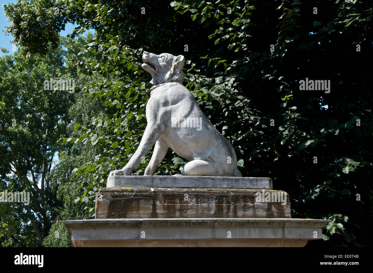 One of a pair of The Dogs of Alcibiades guarding the Bonner gate entrance to Victoria Park, Mile End London Stock Photo