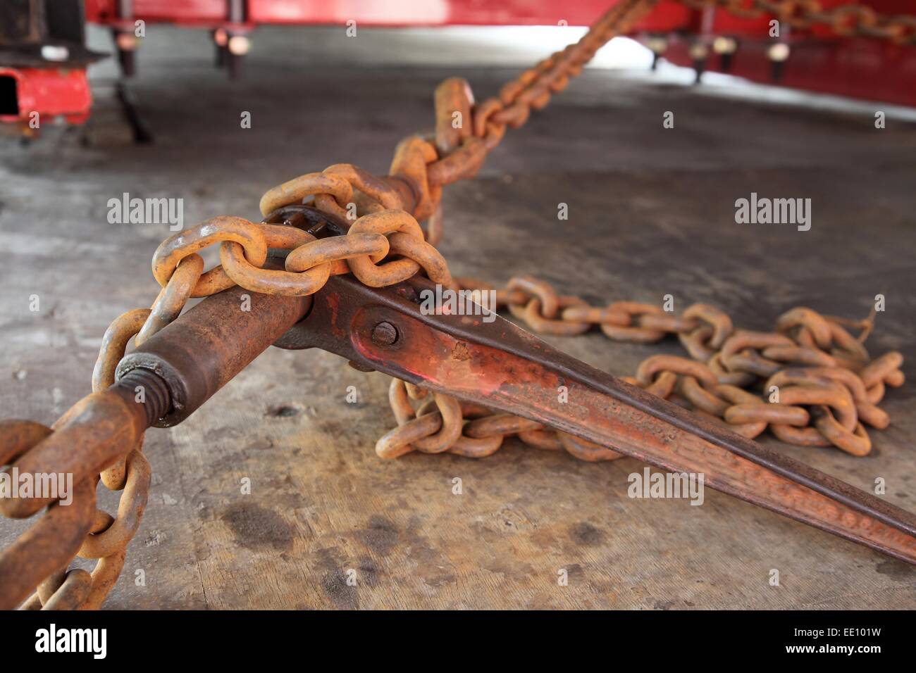Tie down chains hires stock photography and images Alamy