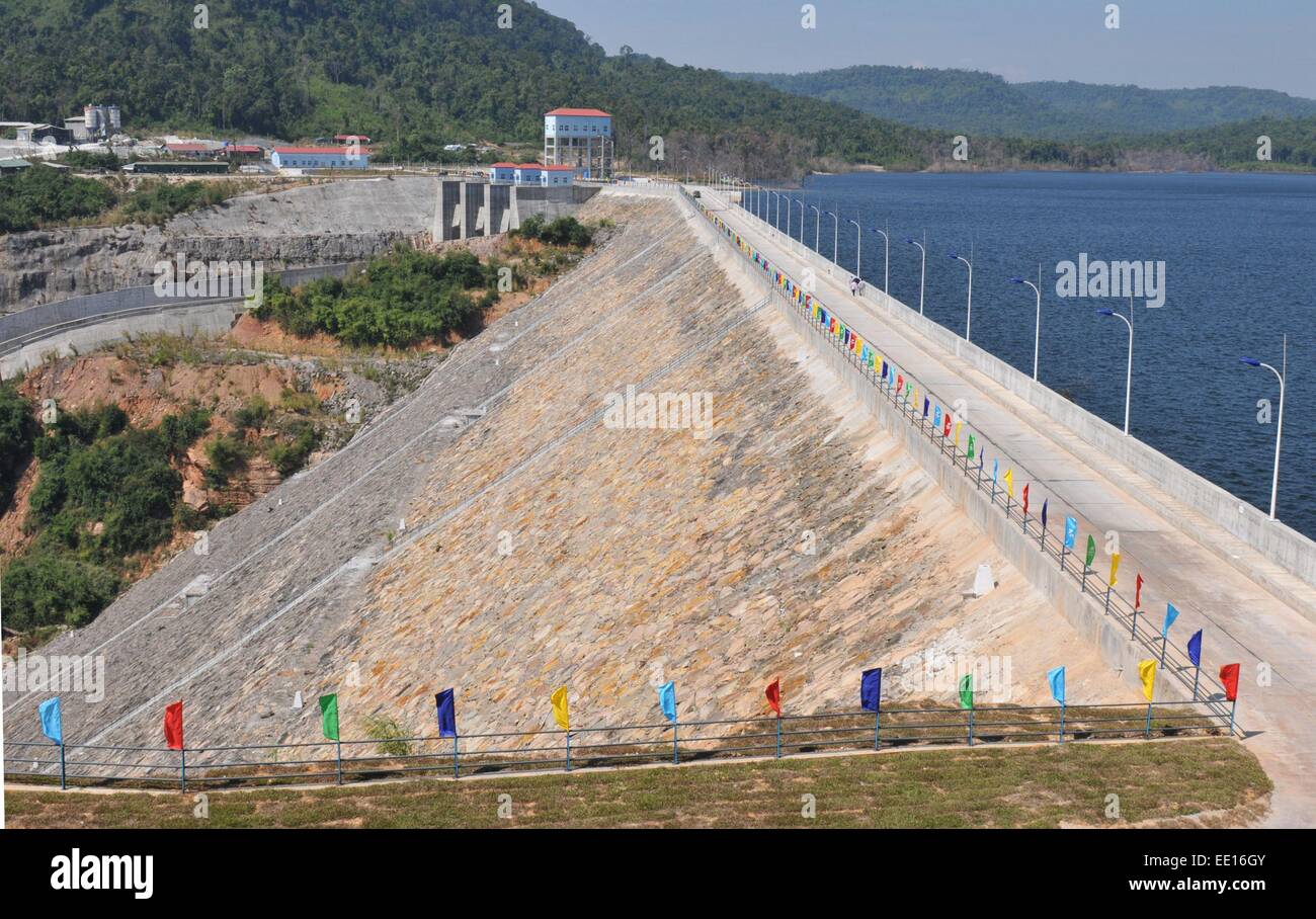 Koh Kong. 12th Jan, 2015. Photo taken on Jan. 12, 2015 shows the Chinese-built 338-megawatt Russei Chrum Krom River hydropower dam in Koh Kong province, Cambodia. The hydroelectric dam, Cambodia's largest hydropower station so far, commenced operation on Monday after it had been constructed for nearly five years. © Li Hong/Xinhua/Alamy Live News Stock Photo