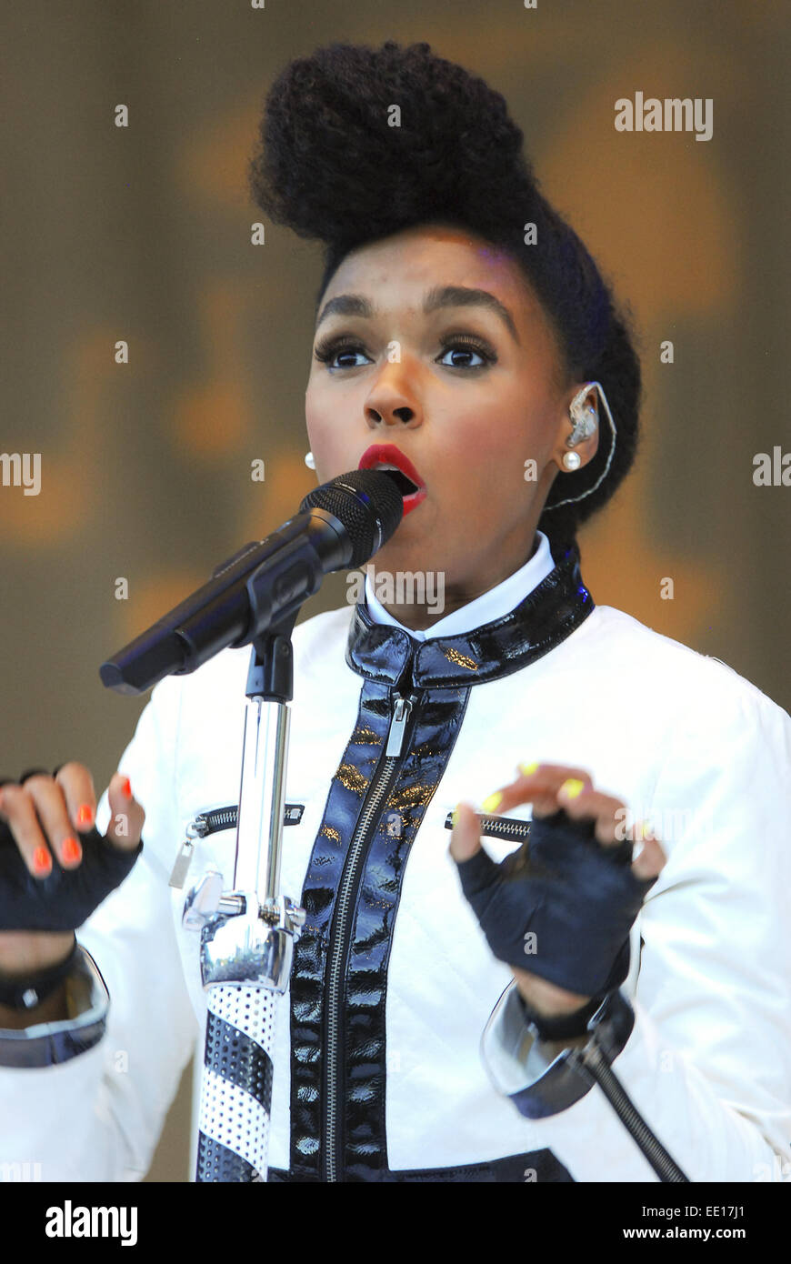 Janelle Monáe headlines day 2 of the Taste of Chicago 2014 at the Petrillo Music Shell at Chicago's Grant Park on Thursday, July 10, 2014  Featuring: Janelle Monae Where: Chicago, Illinois, United States When: 11 Jul 2014 Stock Photo