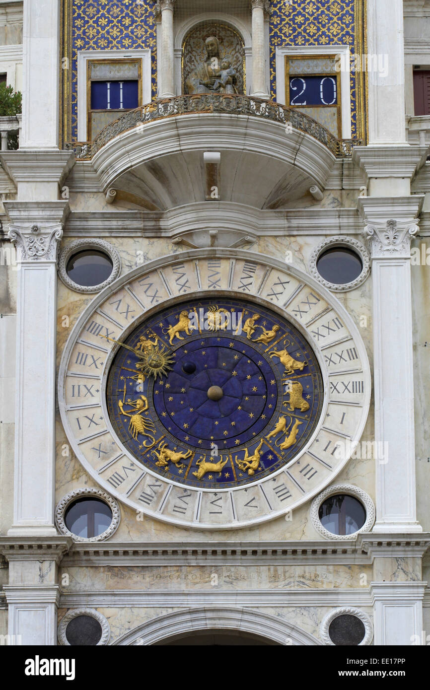 Uhrturm, Torre del Orologio am Markusplatz in Venedig, Italien Stock Photo