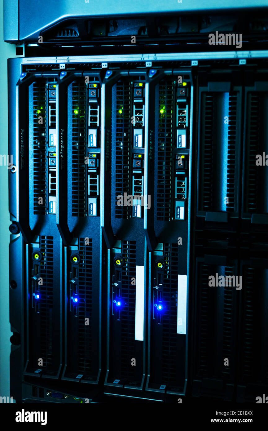 Data servers warehouse hi-res stock photography and images - Alamy