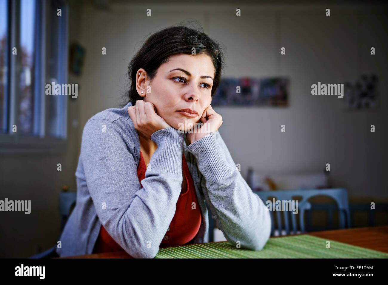 Woman sad hi-res stock photography and images - Alamy