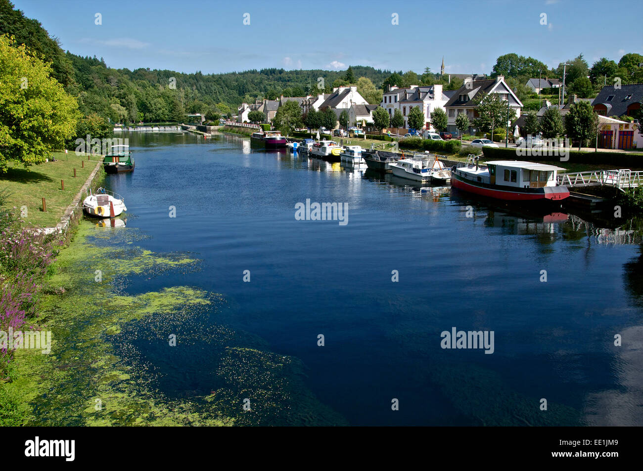 Boats on River Blavet and locks at Saint Nicolas des Eaux,canal from Nantes to Brest, Morbihan, Brittany, France, Europe Stock Photo