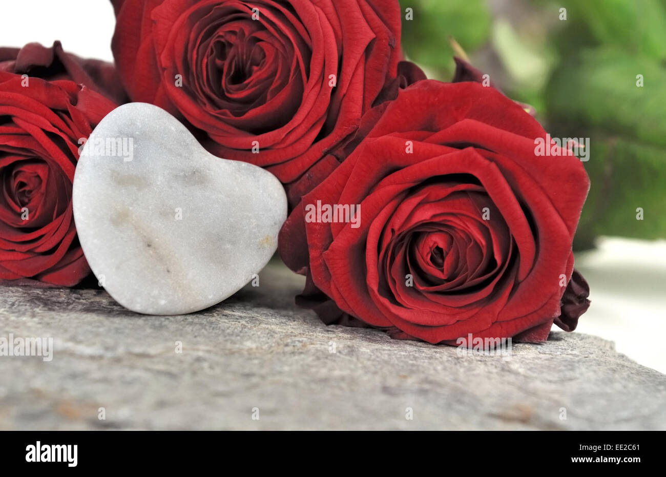 Red roses heart symbol love hi-res stock photography and images