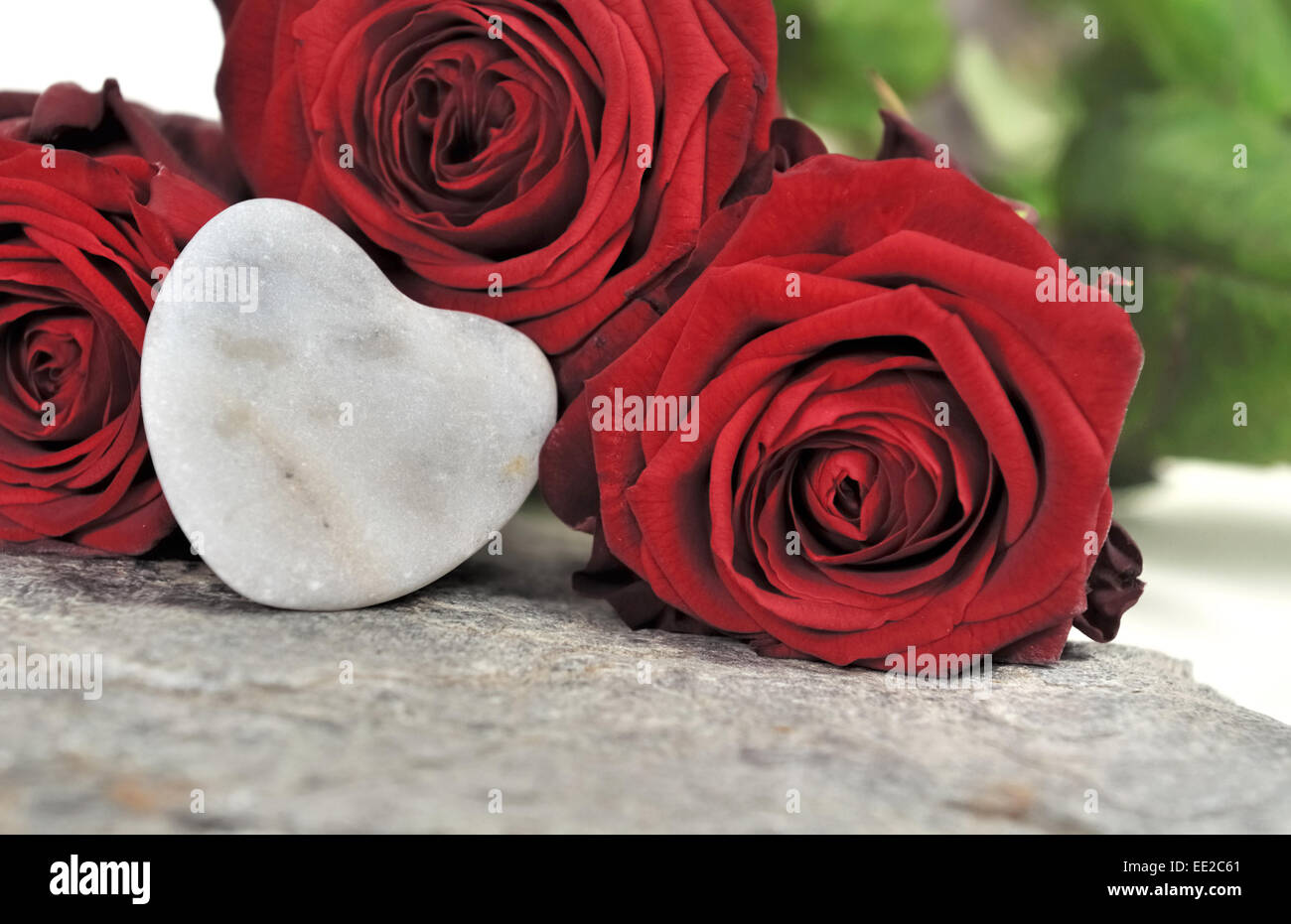 Red roses heart symbol love hi-res stock photography and images - Alamy