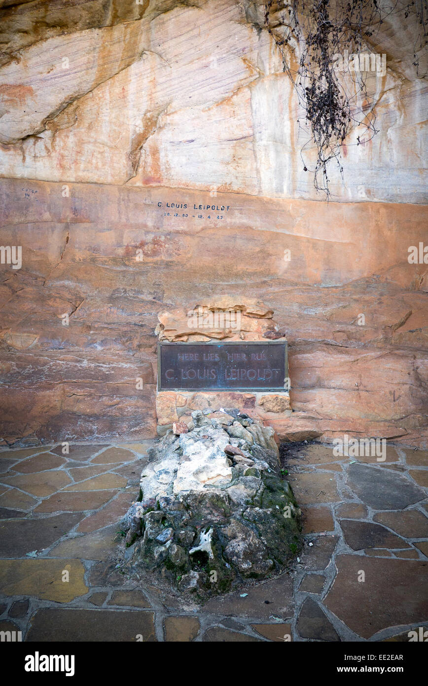 The grave of Dr. Christian Frederik Louis Leipoldt at Pakhuis Pass (Storehouse Pass), near Clanwilliam, South Africa. Stock Photo