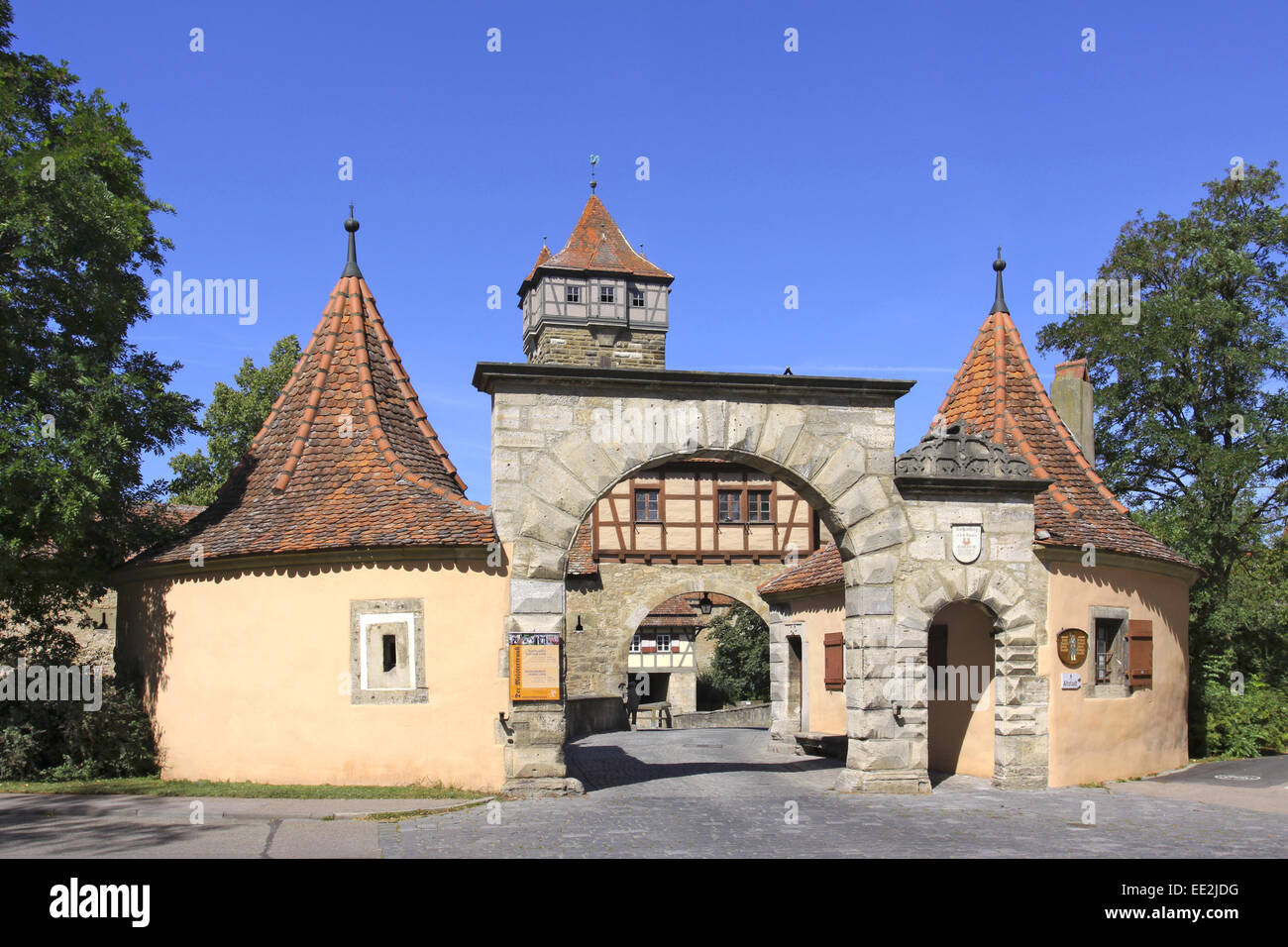 Deutschland, Bayern, Rothenburg ob der Tauber, Roedertor, Roederturm, Stadtmauer, Torbogen, Mauer, Turm, Mittelalter Stock Photo