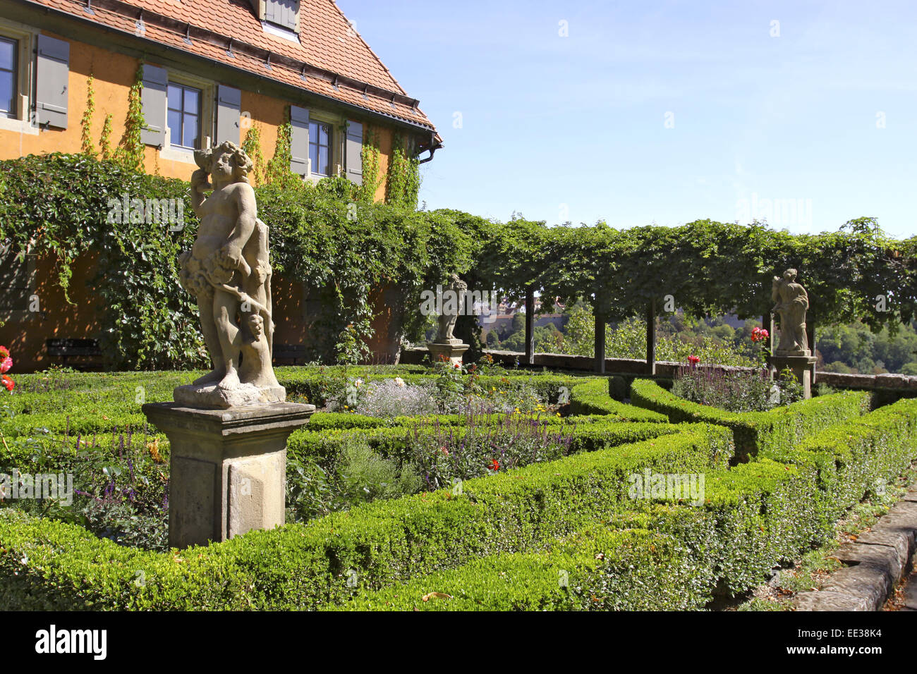 Deutschland, Bayern, Rothenburg ob der Tauber, Burggarten, Garten, Skulptur, Steinskulptur Stock Photo