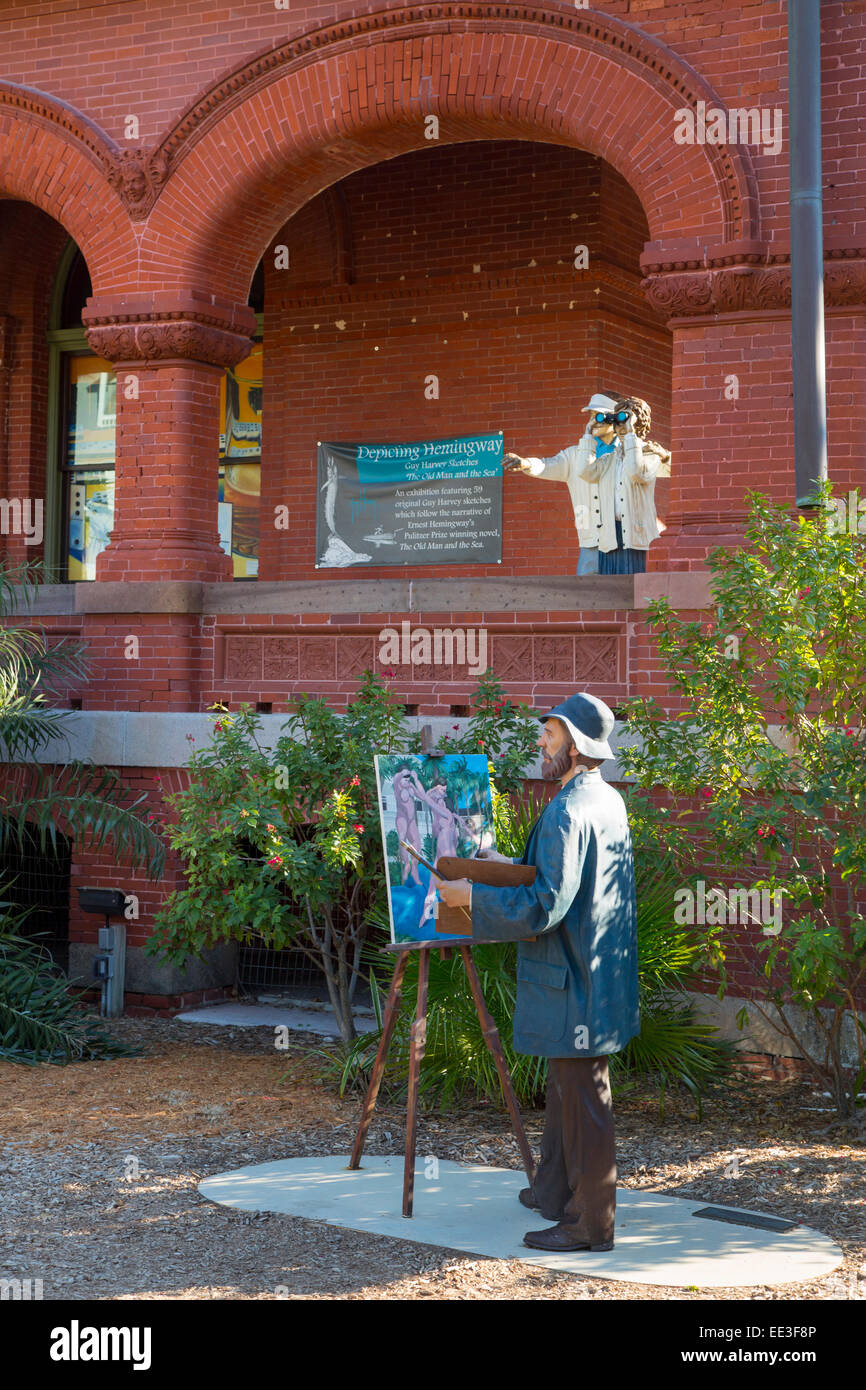 Life-sized figures outside the Museum of Art and History at the old Custom House, Key West, Florida, USA Stock Photo