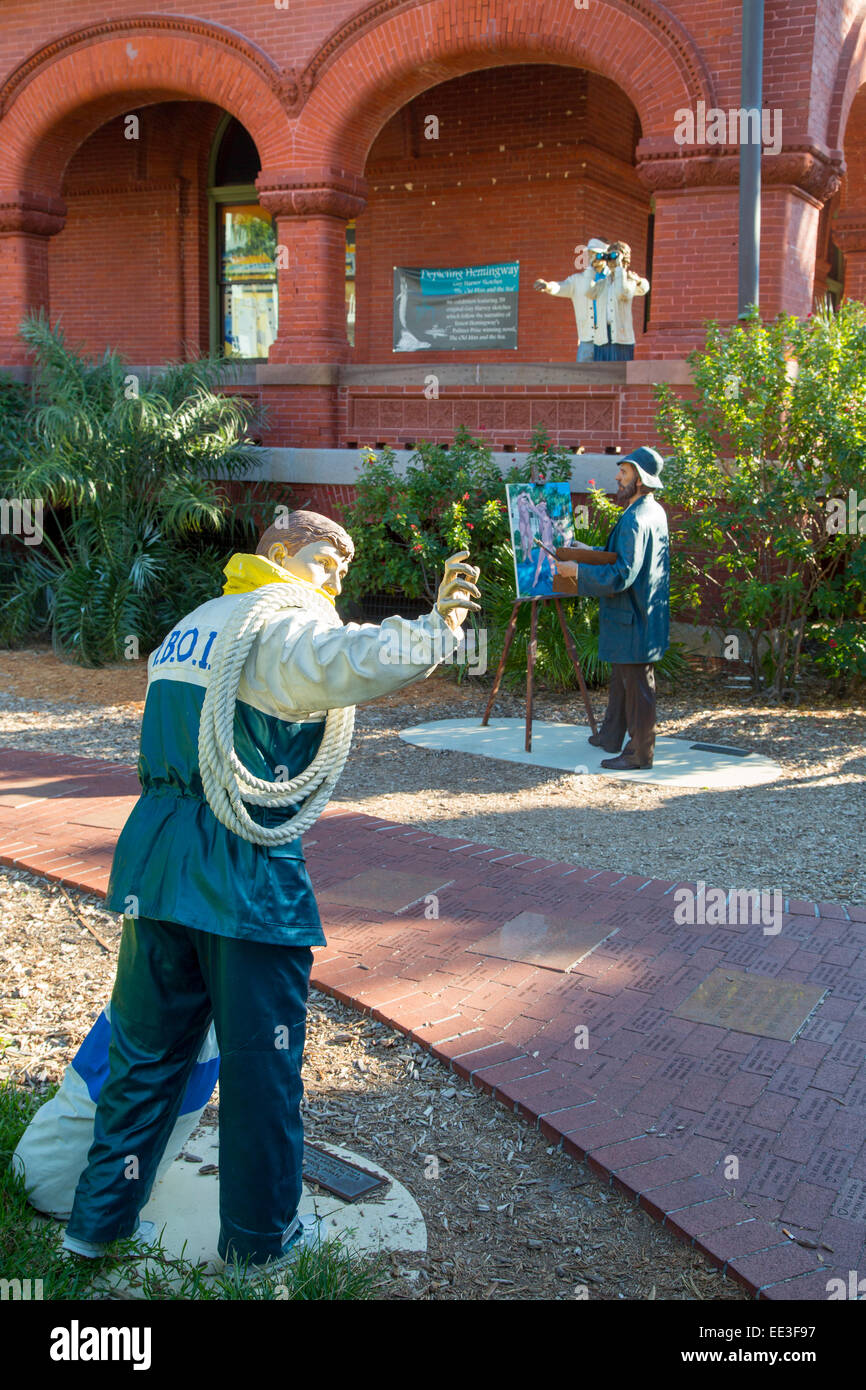 Life-sized figures outside the Museum of Art and History at the old Custom House, Key West, Florida, USA Stock Photo