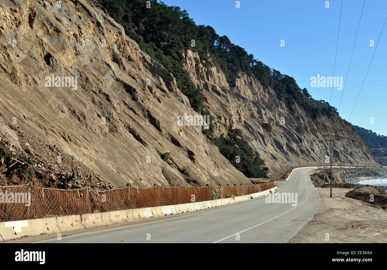 Cliff erosion along California Highway 1 north of Santa Cruz Stock Photo